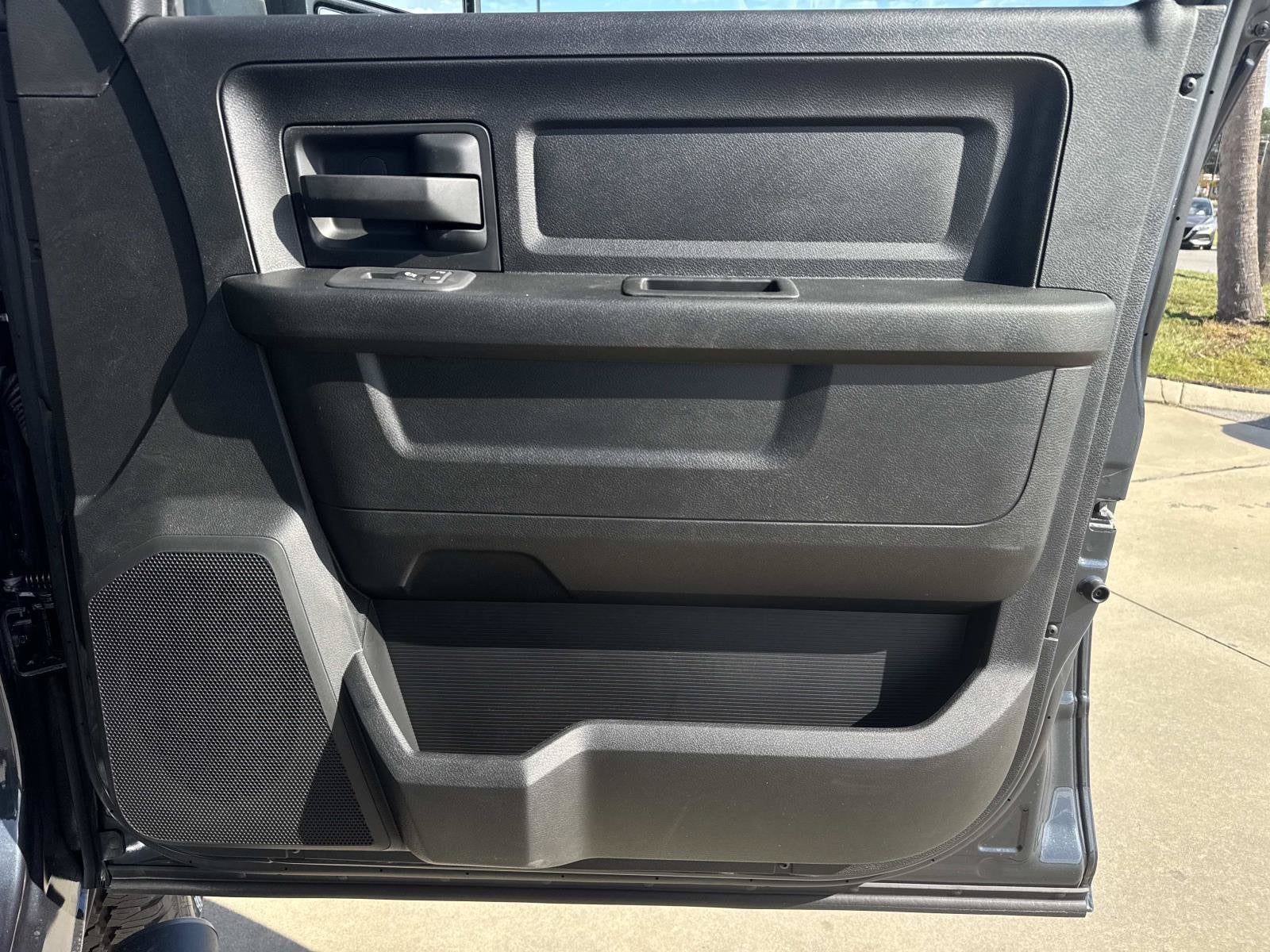2027 RAM Ram 2500 RAM 2500 BLACK EXPRESS CREW CAB 4X4 6'4' BOX