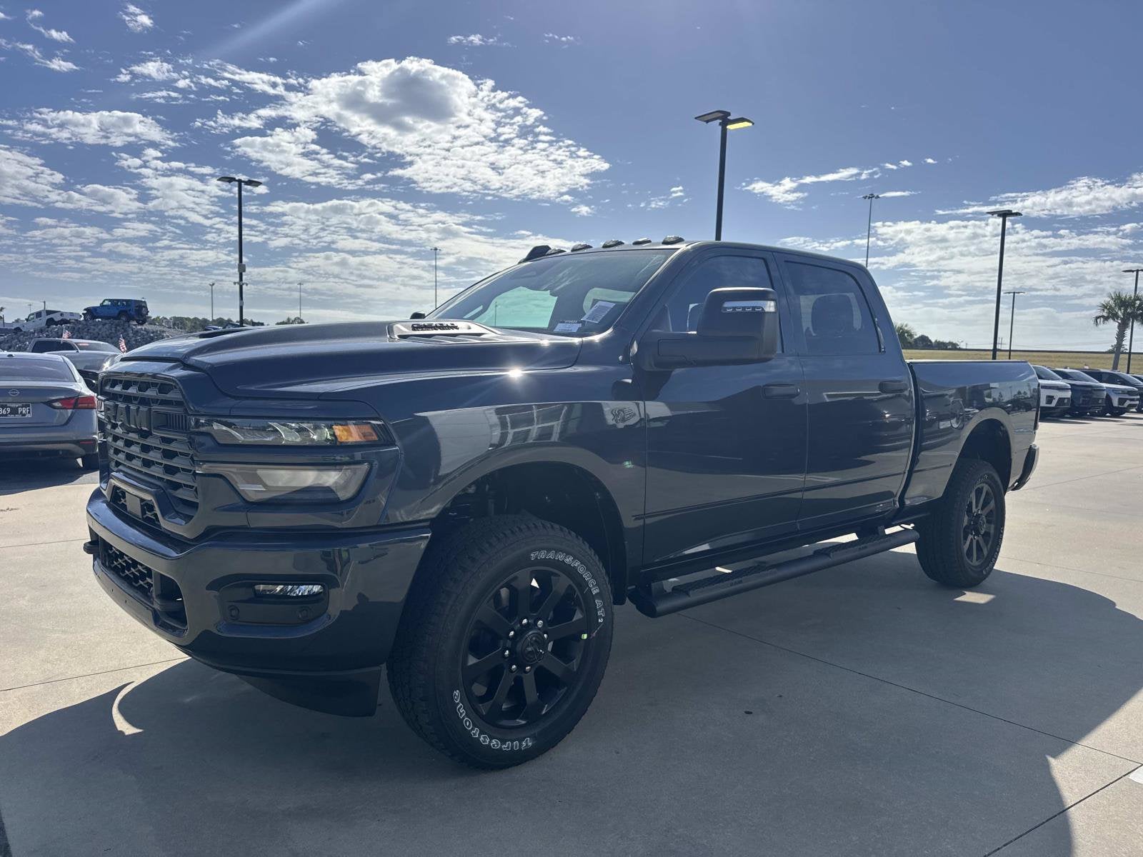 2027 RAM Ram 2500 RAM 2500 BLACK EXPRESS CREW CAB 4X4 6'4' BOX