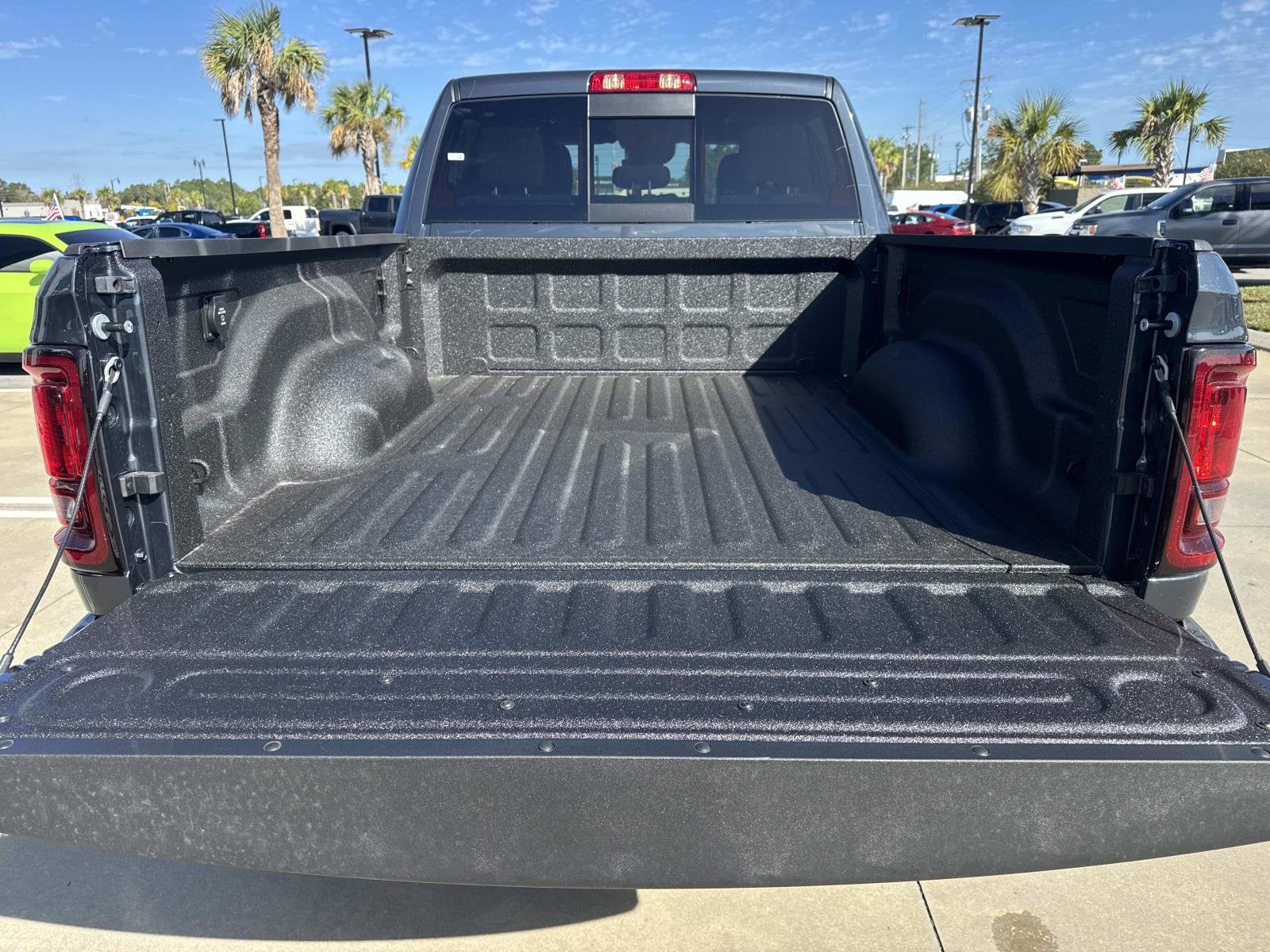 2027 RAM Ram 2500 RAM 2500 BLACK EXPRESS CREW CAB 4X4 6'4' BOX