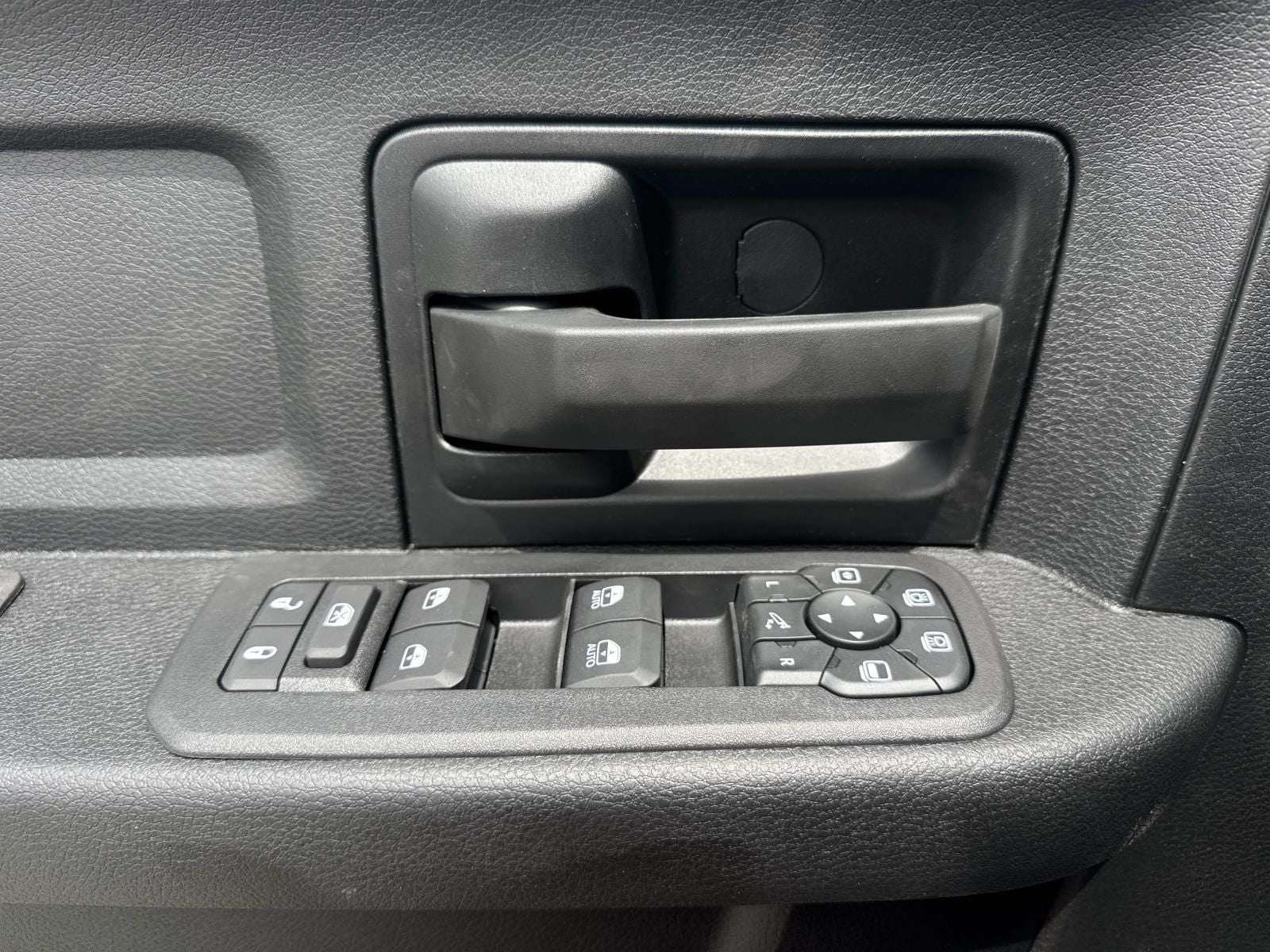 2026 RAM Ram 2500 RAM 2500 BLACK EXPRESS CREW CAB 4X4 6'4' BOX