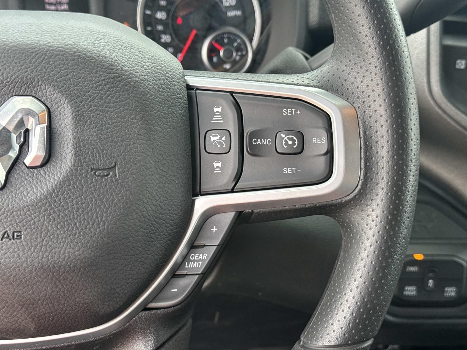 2026 RAM Ram 2500 RAM 2500 BLACK EXPRESS CREW CAB 4X4 6'4' BOX