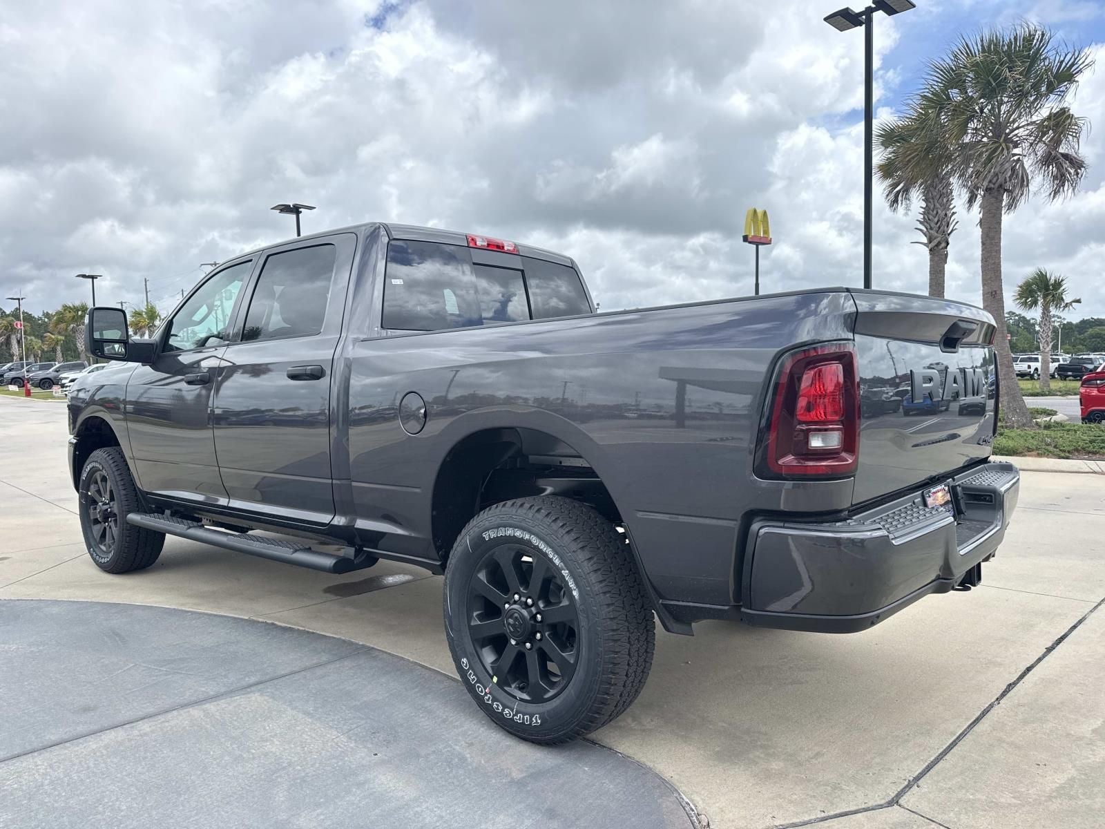 2026 RAM Ram 2500 RAM 2500 BLACK EXPRESS CREW CAB 4X4 6'4' BOX