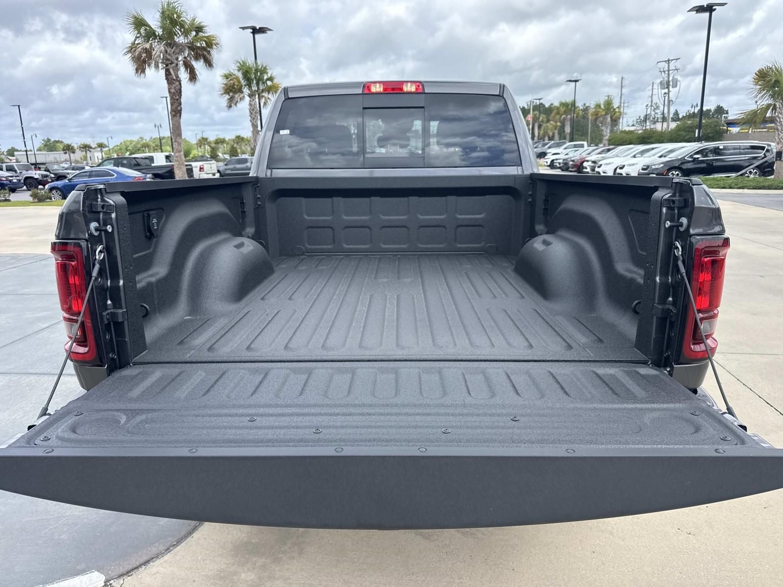 2026 RAM Ram 2500 RAM 2500 BLACK EXPRESS CREW CAB 4X4 6'4' BOX