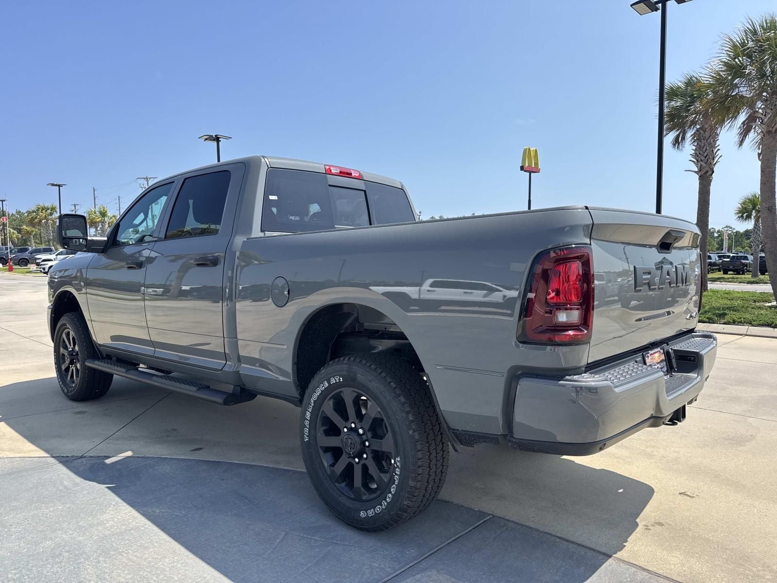 2026 RAM Ram 2500 RAM 2500 BLACK EXPRESS CREW CAB 4X4 6'4' BOX