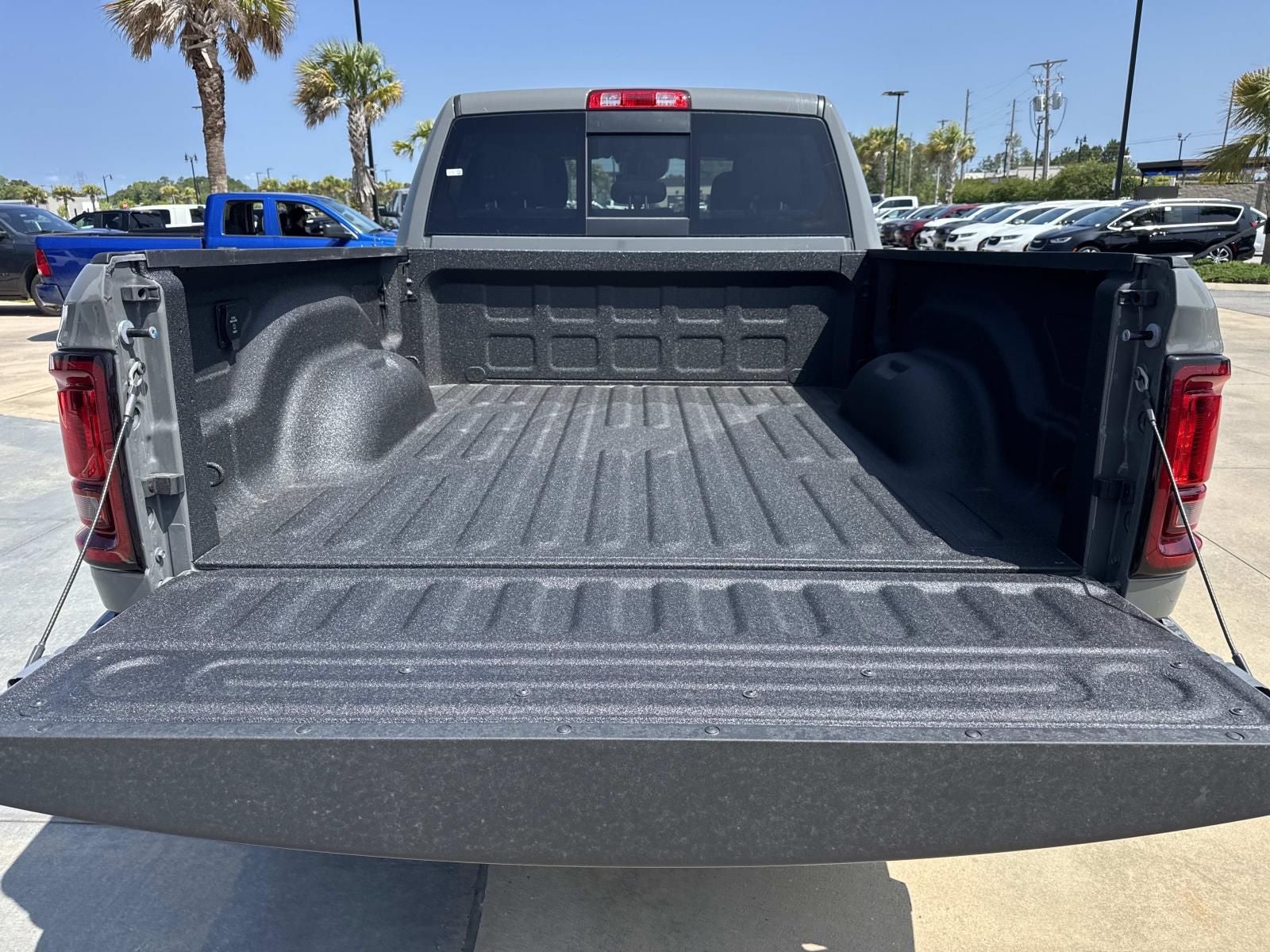 2026 RAM Ram 2500 RAM 2500 BLACK EXPRESS CREW CAB 4X4 6'4' BOX