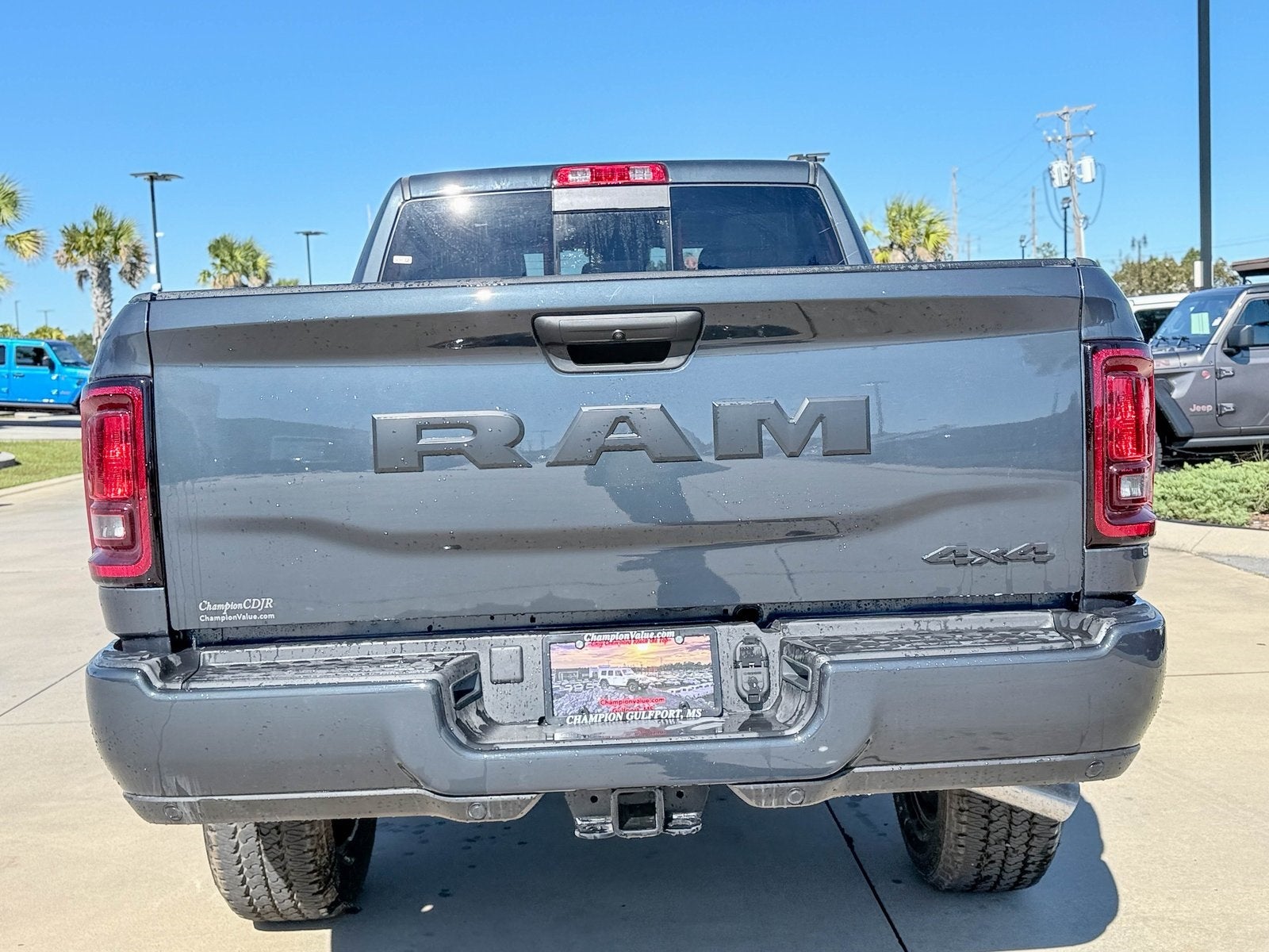2026 RAM Ram 2500 RAM 2500 BLACK EXPRESS CREW CAB 4X4 6'4' BOX