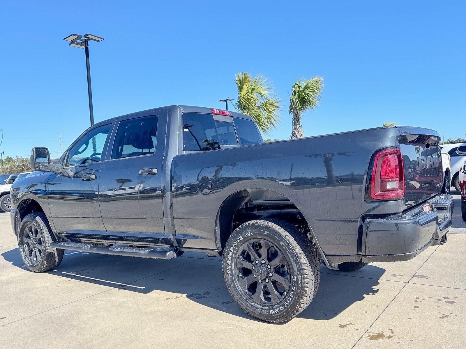 2026 RAM Ram 2500 RAM 2500 BLACK EXPRESS CREW CAB 4X4 6'4' BOX