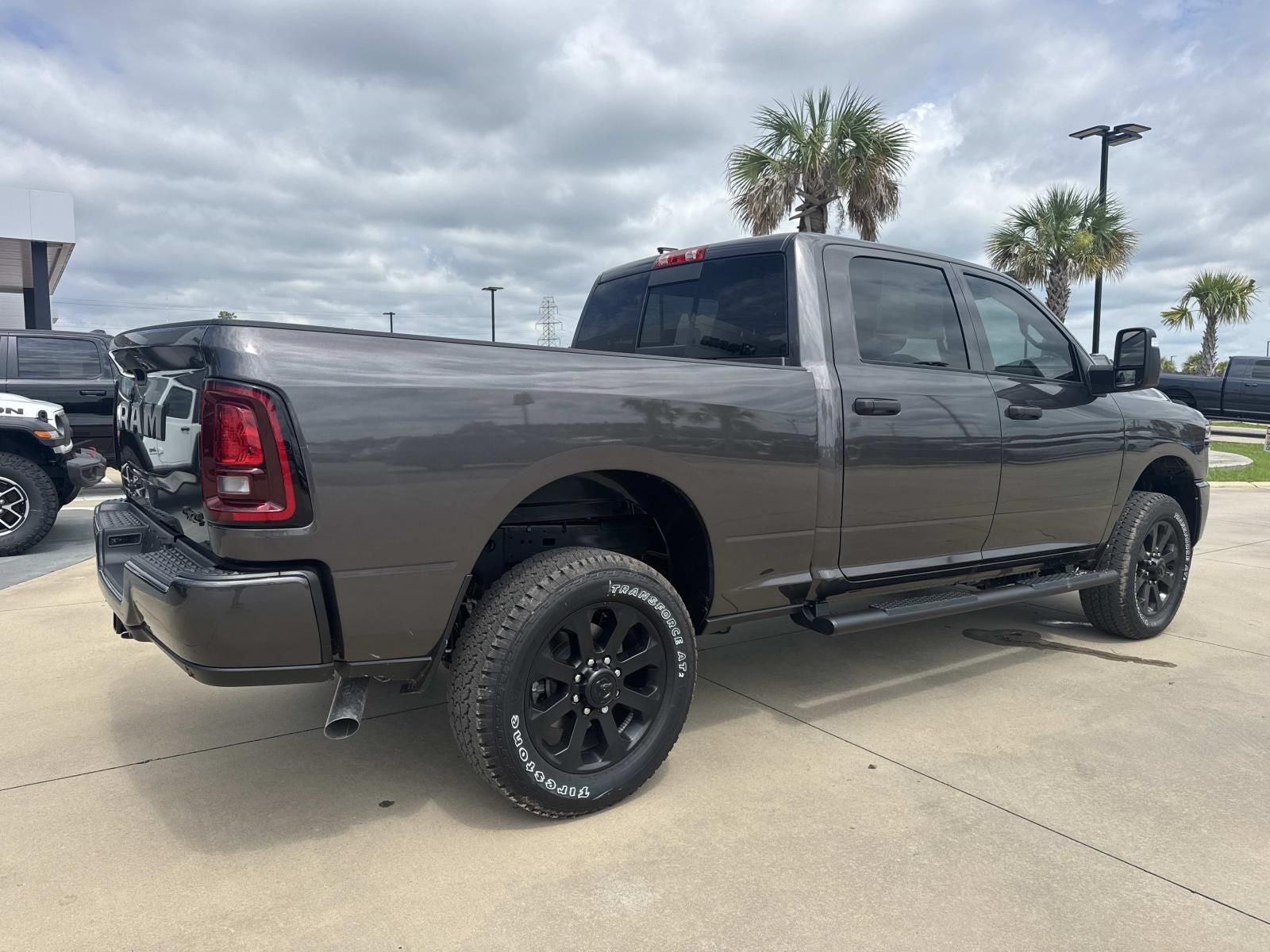 2026 RAM Ram 2500 RAM 2500 BLACK EXPRESS CREW CAB 4X4 6'4' BOX