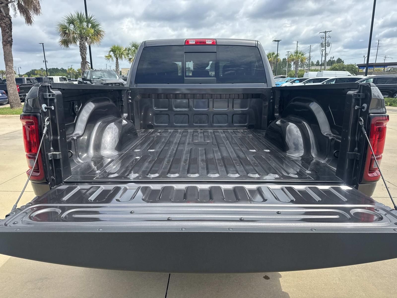 2026 RAM Ram 2500 RAM 2500 BLACK EXPRESS CREW CAB 4X4 6'4' BOX