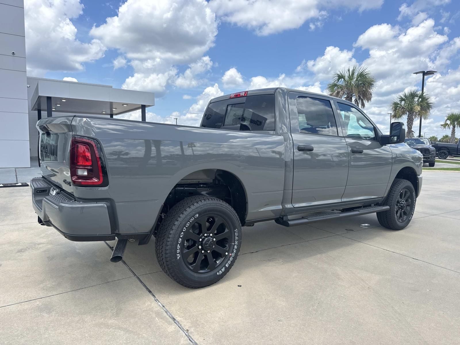 2026 RAM Ram 2500 RAM 2500 BLACK EXPRESS CREW CAB 4X4 6'4' BOX