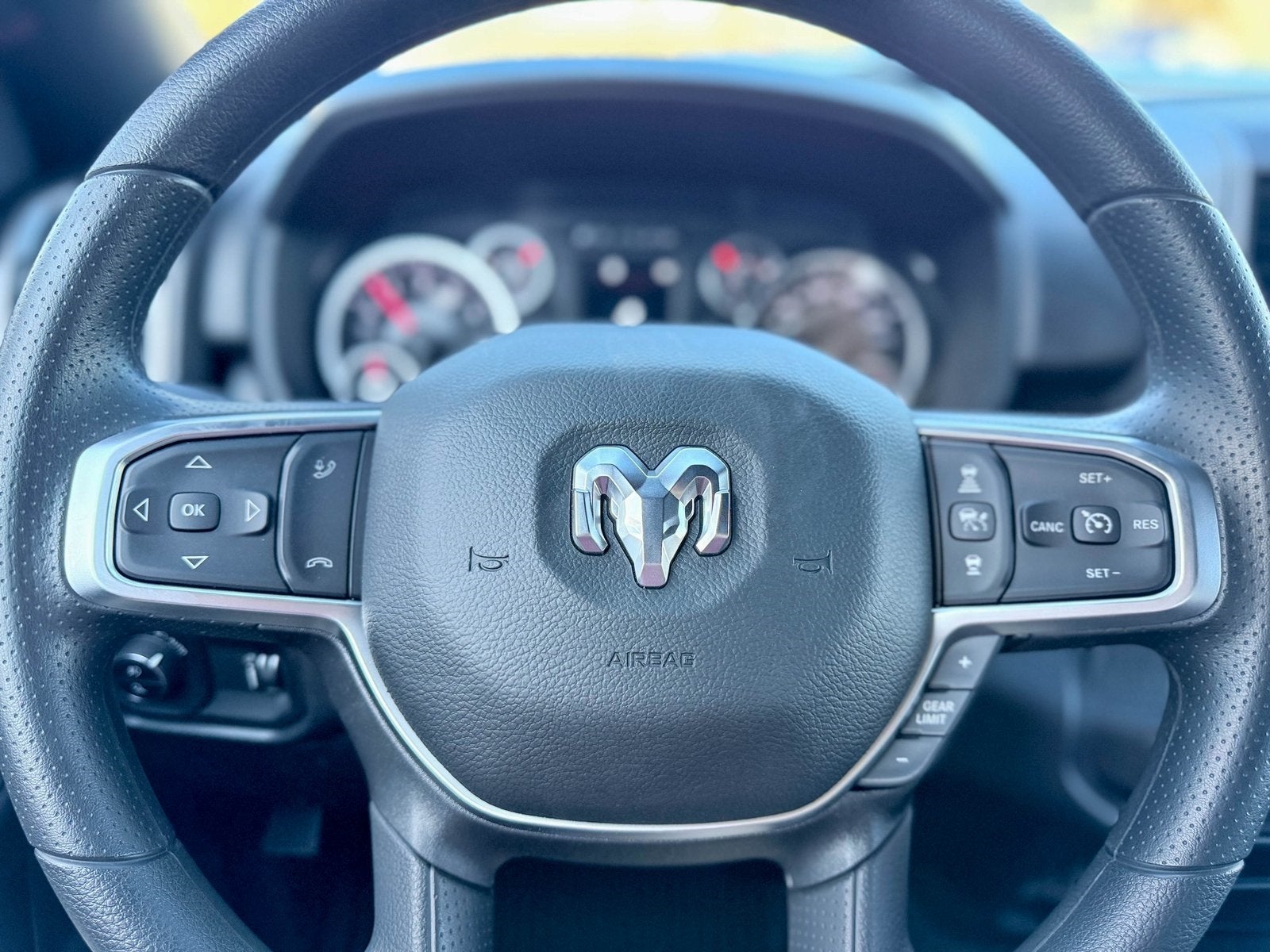 2026 RAM Ram 2500 RAM 2500 BLACK EXPRESS CREW CAB 4X4 6'4' BOX