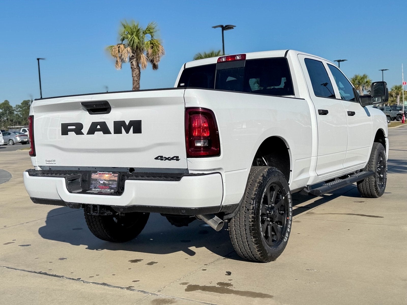2026 RAM Ram 2500 RAM 2500 BLACK EXPRESS CREW CAB 4X4 6'4' BOX