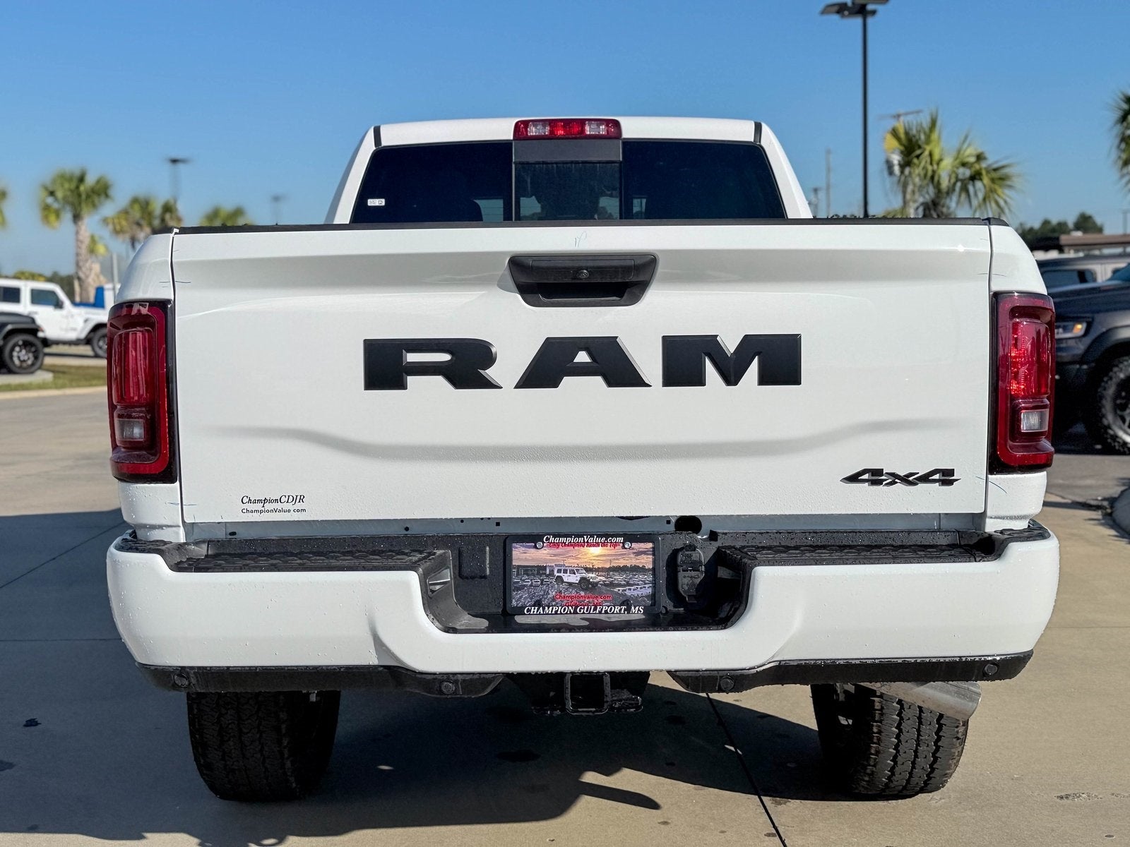 2026 RAM Ram 2500 RAM 2500 BLACK EXPRESS CREW CAB 4X4 6'4' BOX