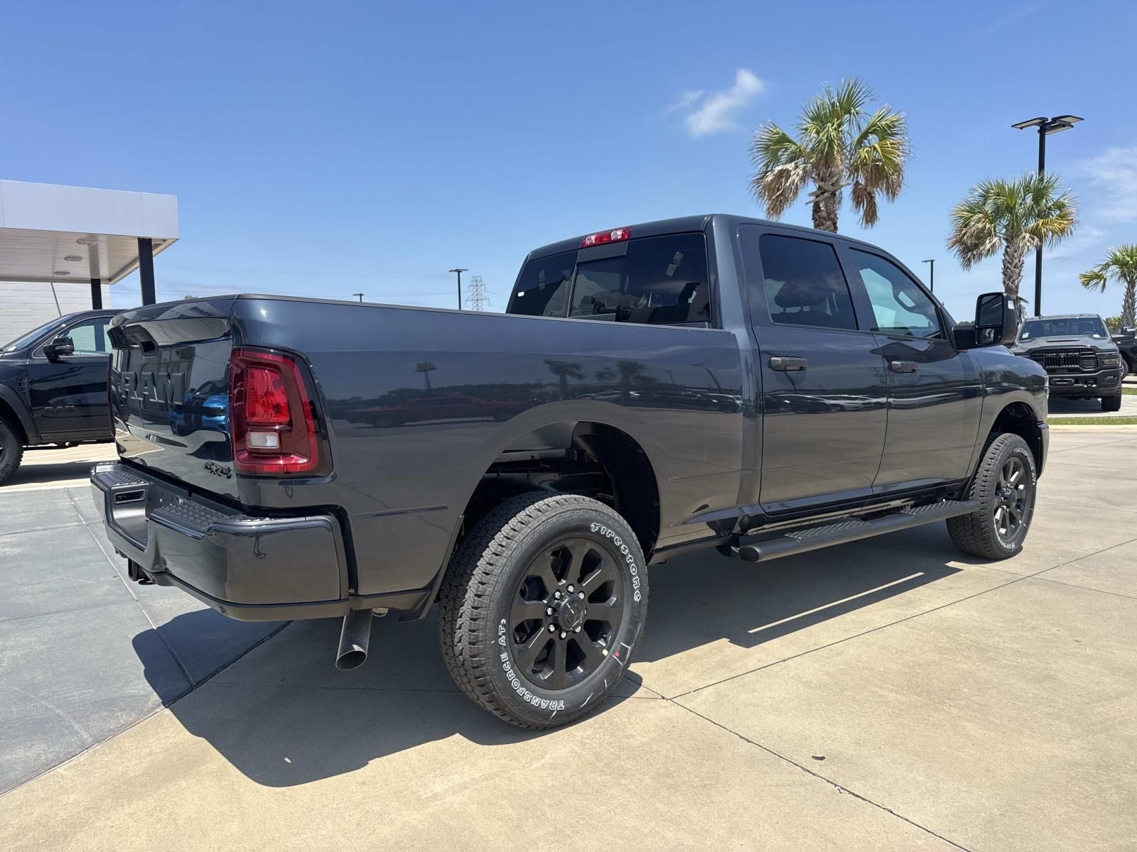 2026 RAM Ram 2500 RAM 2500 BLACK EXPRESS CREW CAB 4X4 6'4' BOX