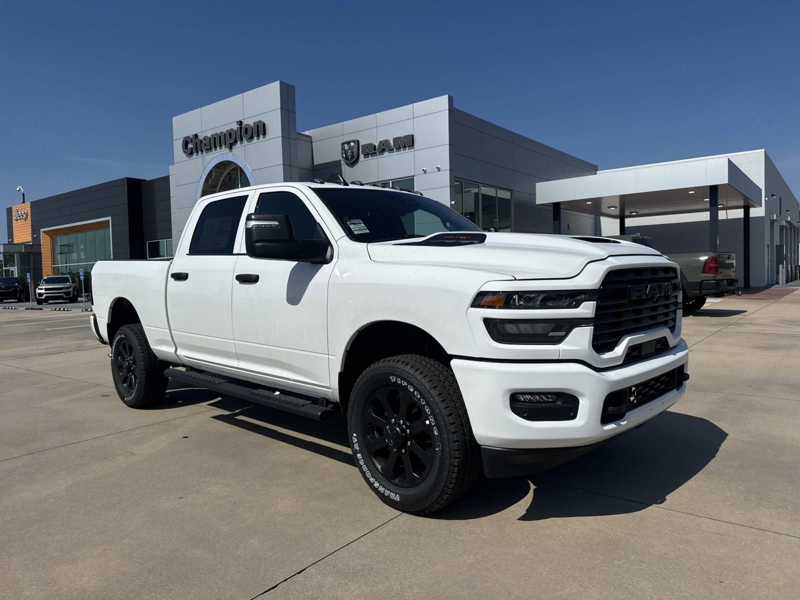 2026 RAM Ram 2500 RAM 2500 BLACK EXPRESS CREW CAB 4X4 6'4' BOX