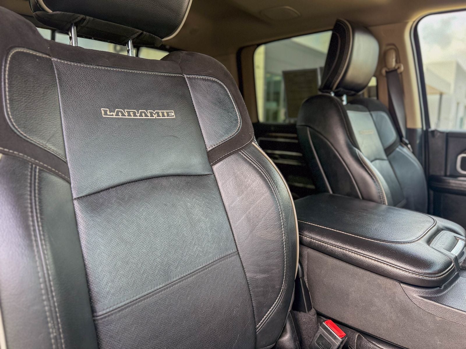 2020 RAM 2500 Laramie Crew Cab 4X4 6'4' Box