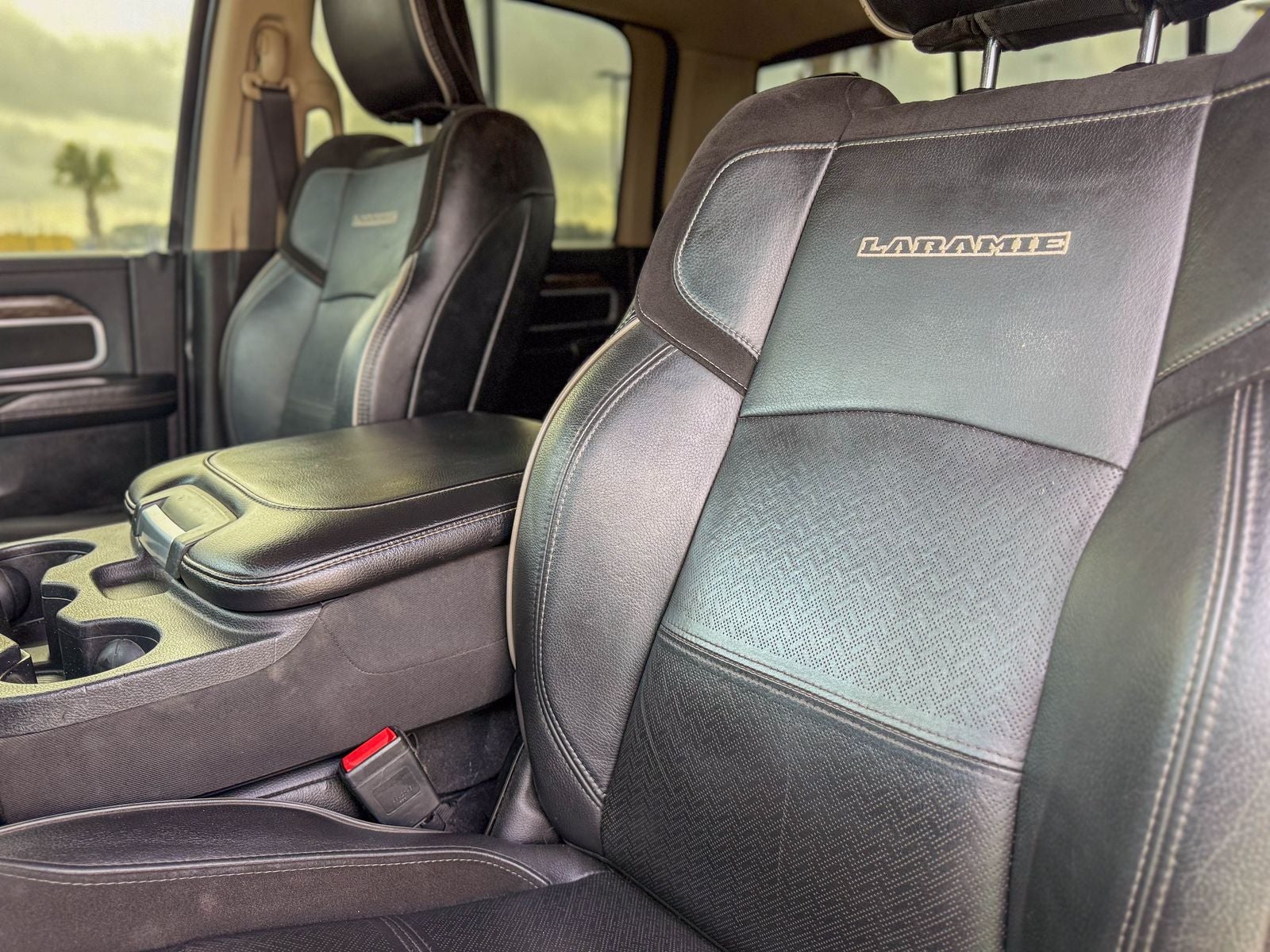 2020 RAM 2500 Laramie Crew Cab 4X4 6'4' Box