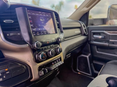 2020 RAM 2500 Laramie Crew Cab 4X4 6'4' Box