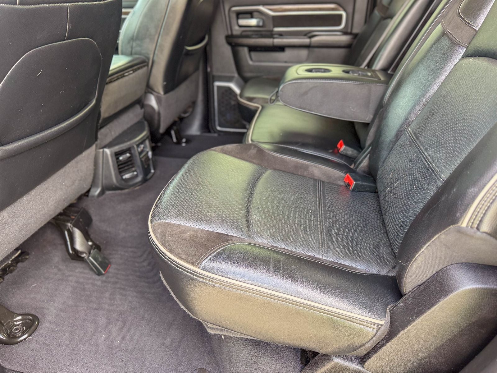 2020 RAM 2500 Laramie Crew Cab 4X4 6'4' Box