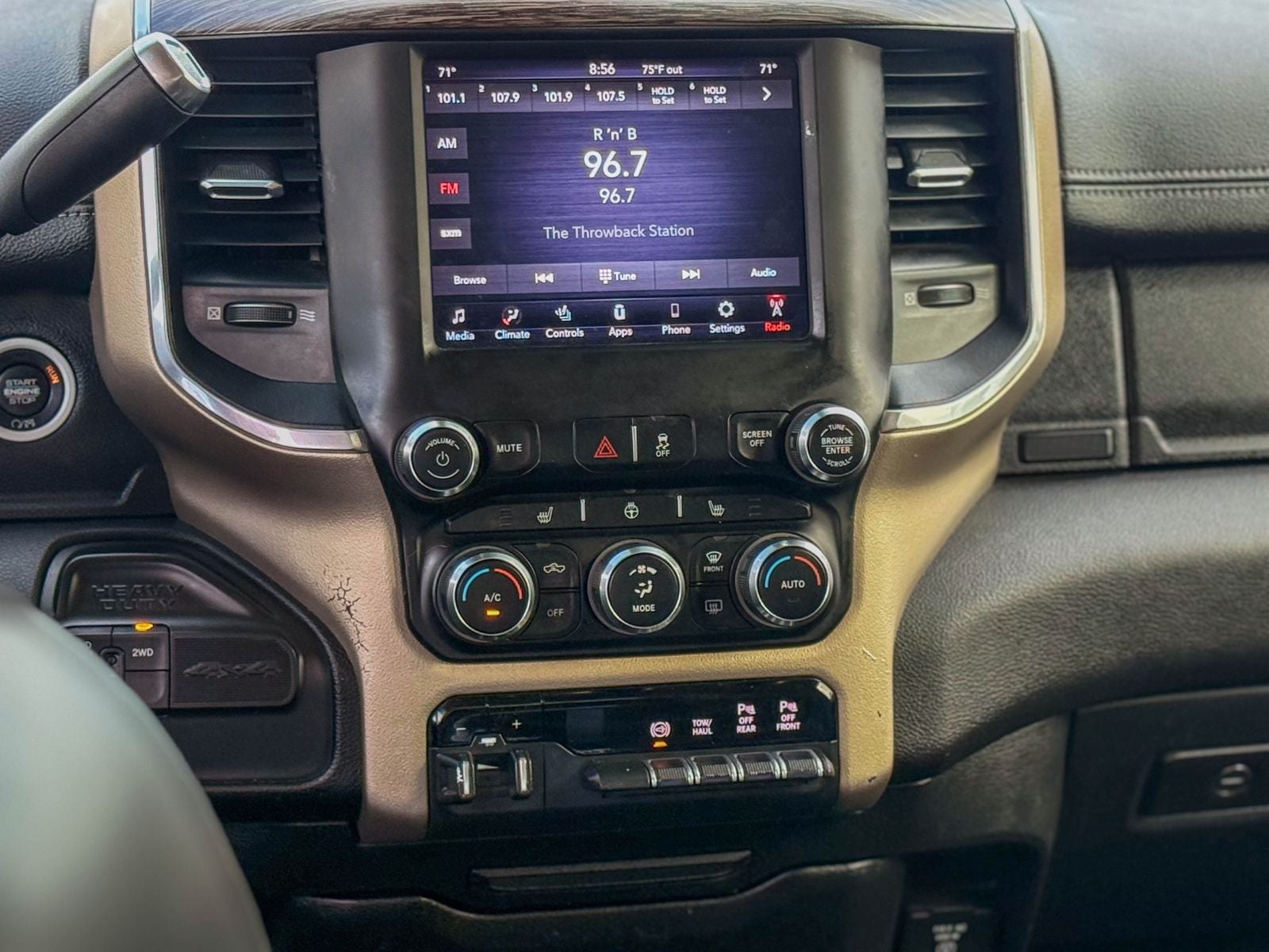 2020 RAM 2500 Laramie Crew Cab 4X4 6'4' Box