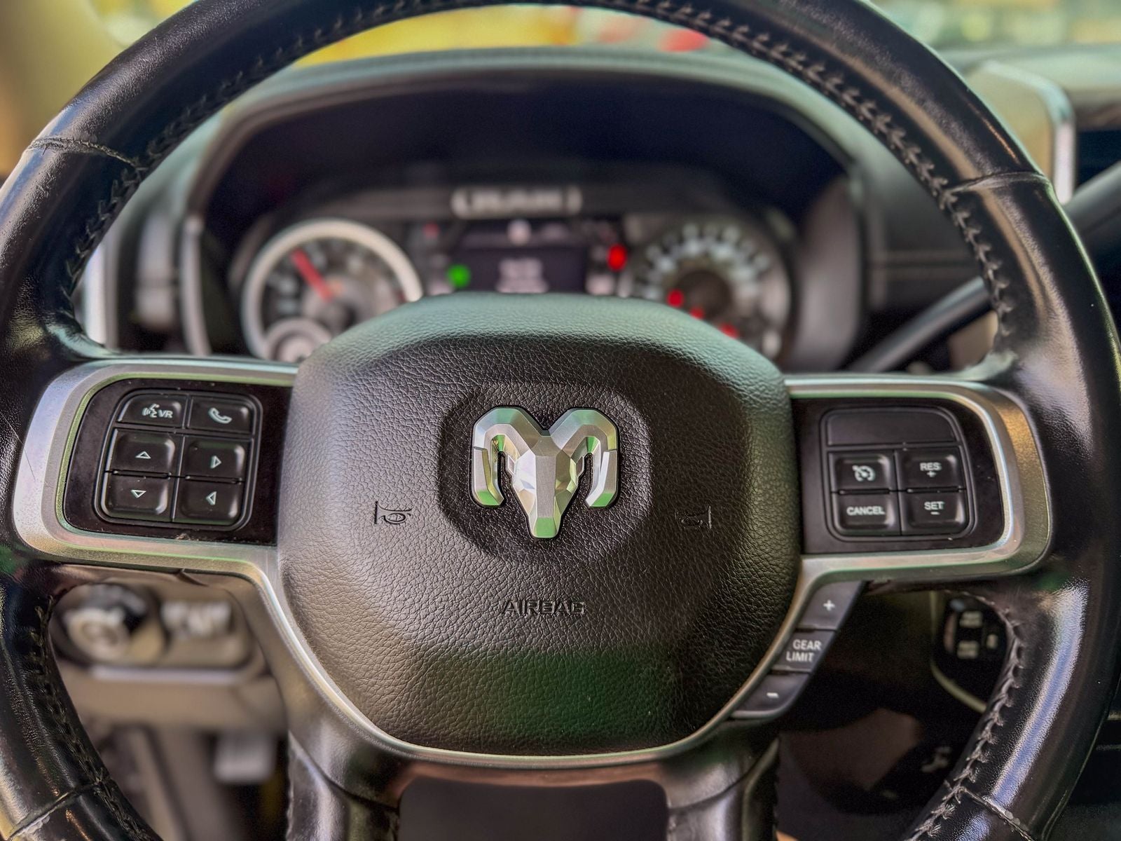 2020 RAM 2500 Laramie Crew Cab 4X4 6'4' Box