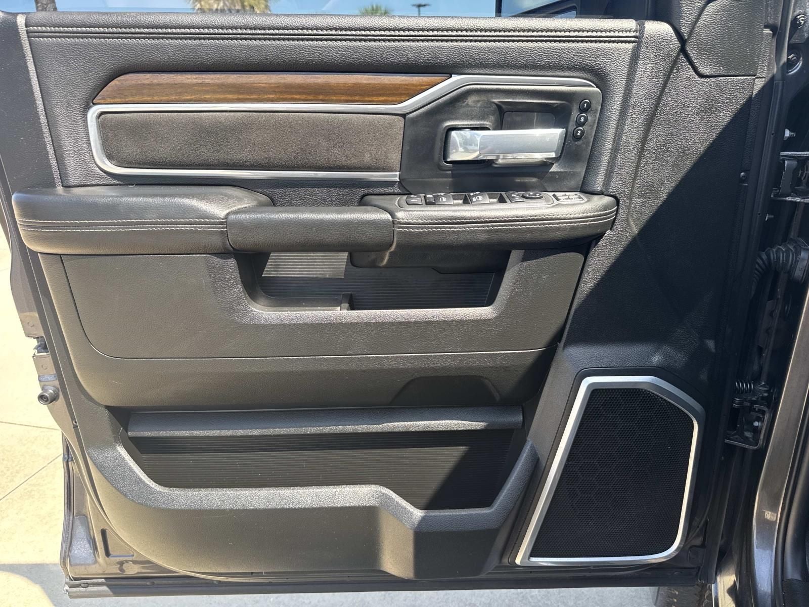 2023 RAM 2500 Laramie Crew Cab 4x4 6'4' Box