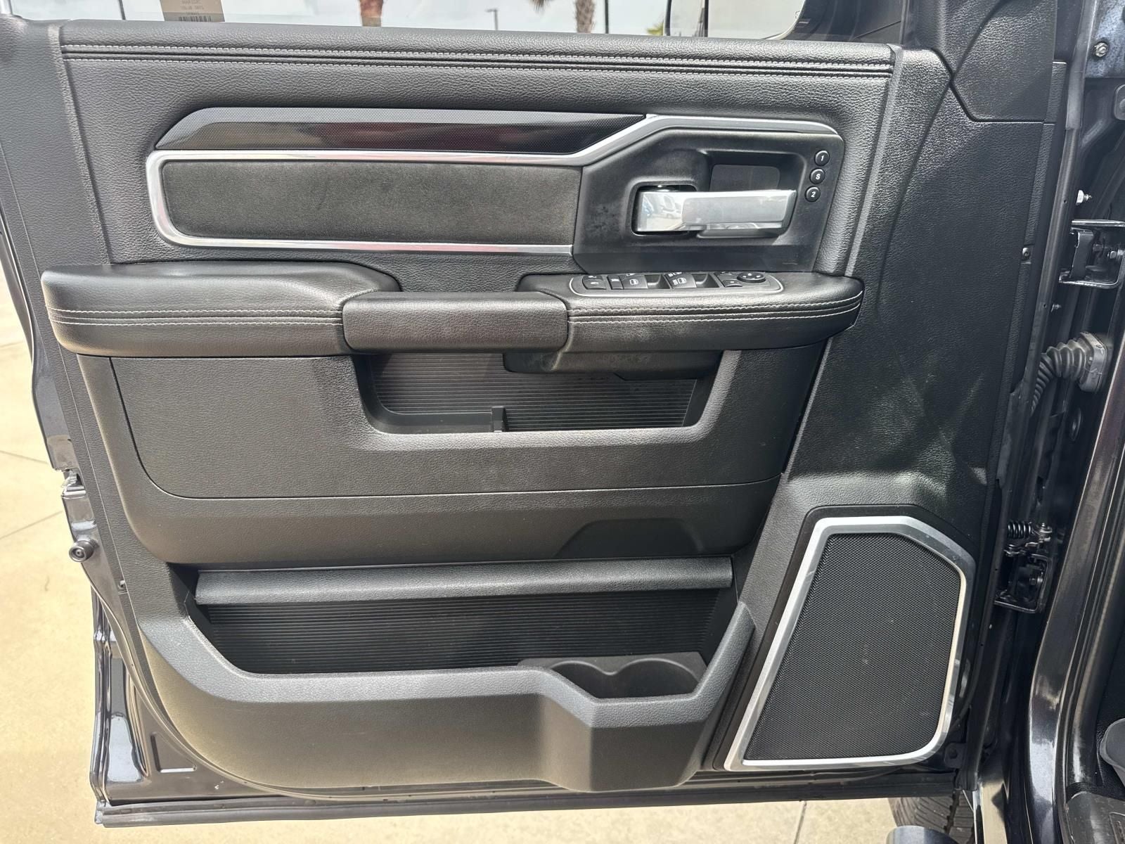 2022 RAM 2500 Laramie Crew Cab 4x4 6'4' Box