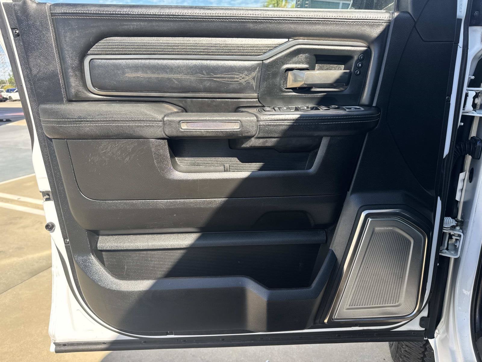 2019 RAM 2500 Limited Crew Cab 4x4 6'4' Box