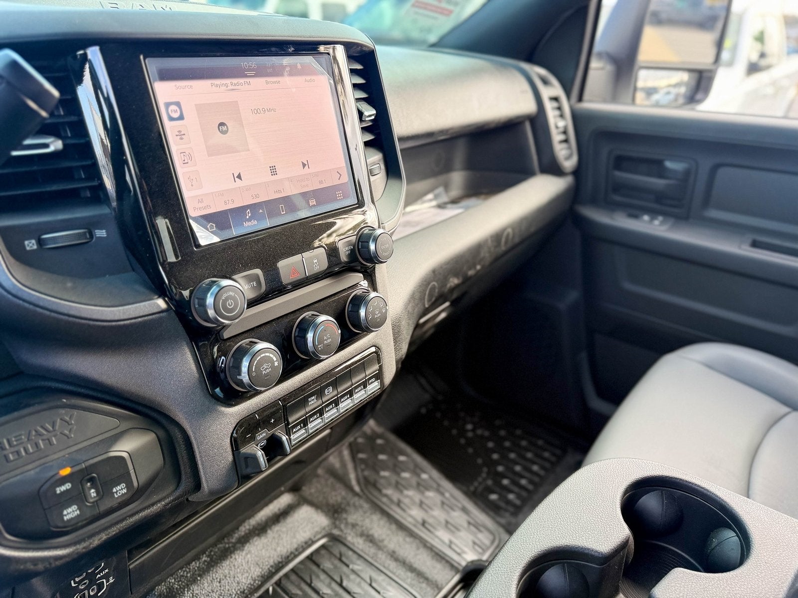 2026 RAM Ram 5500 Chassis Cab RAM 5500 TRADESMAN CHASSIS CREW CAB 4X4 84' CA