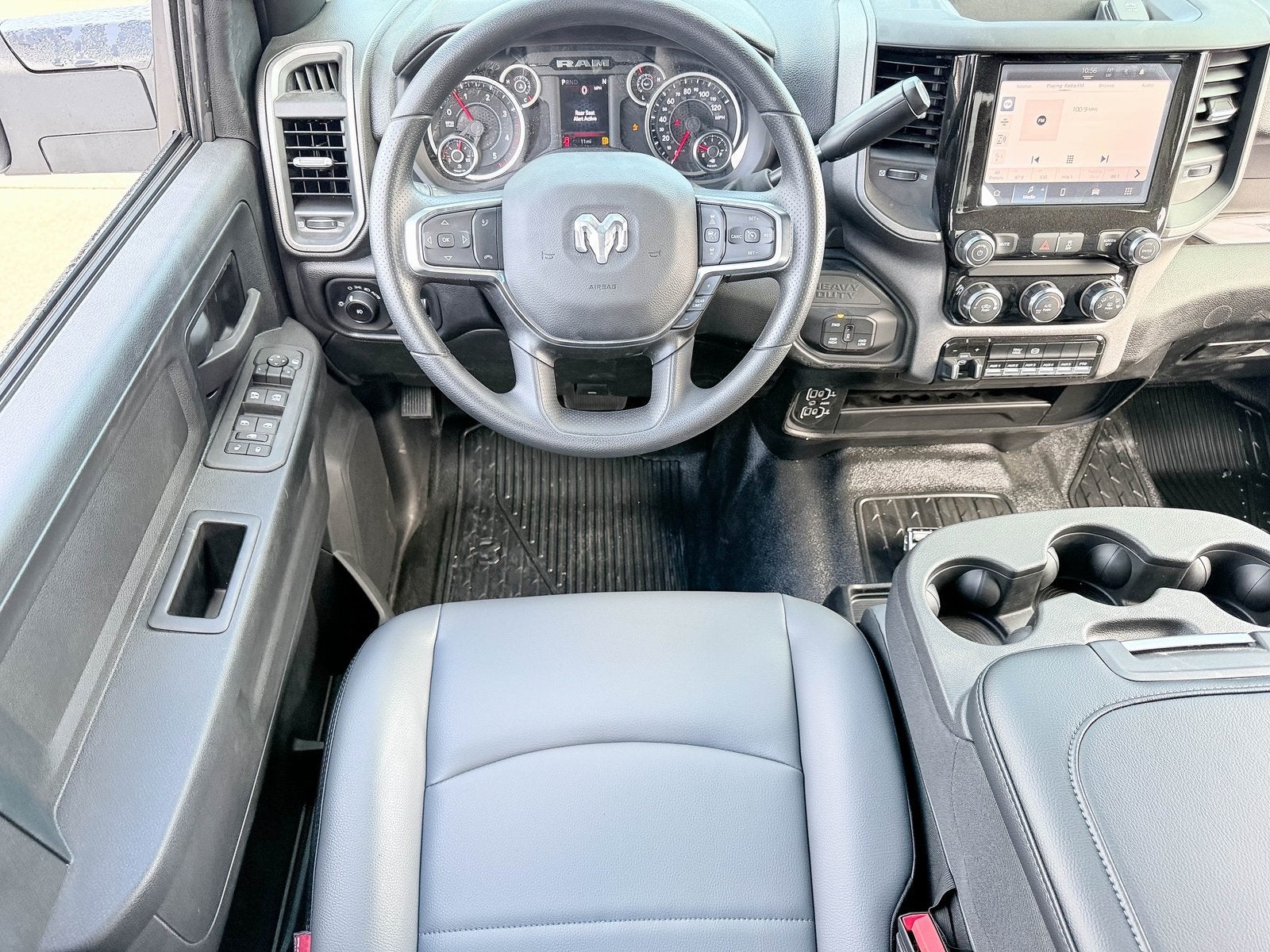 2026 RAM Ram 5500 Chassis Cab RAM 5500 TRADESMAN CHASSIS CREW CAB 4X4 84' CA