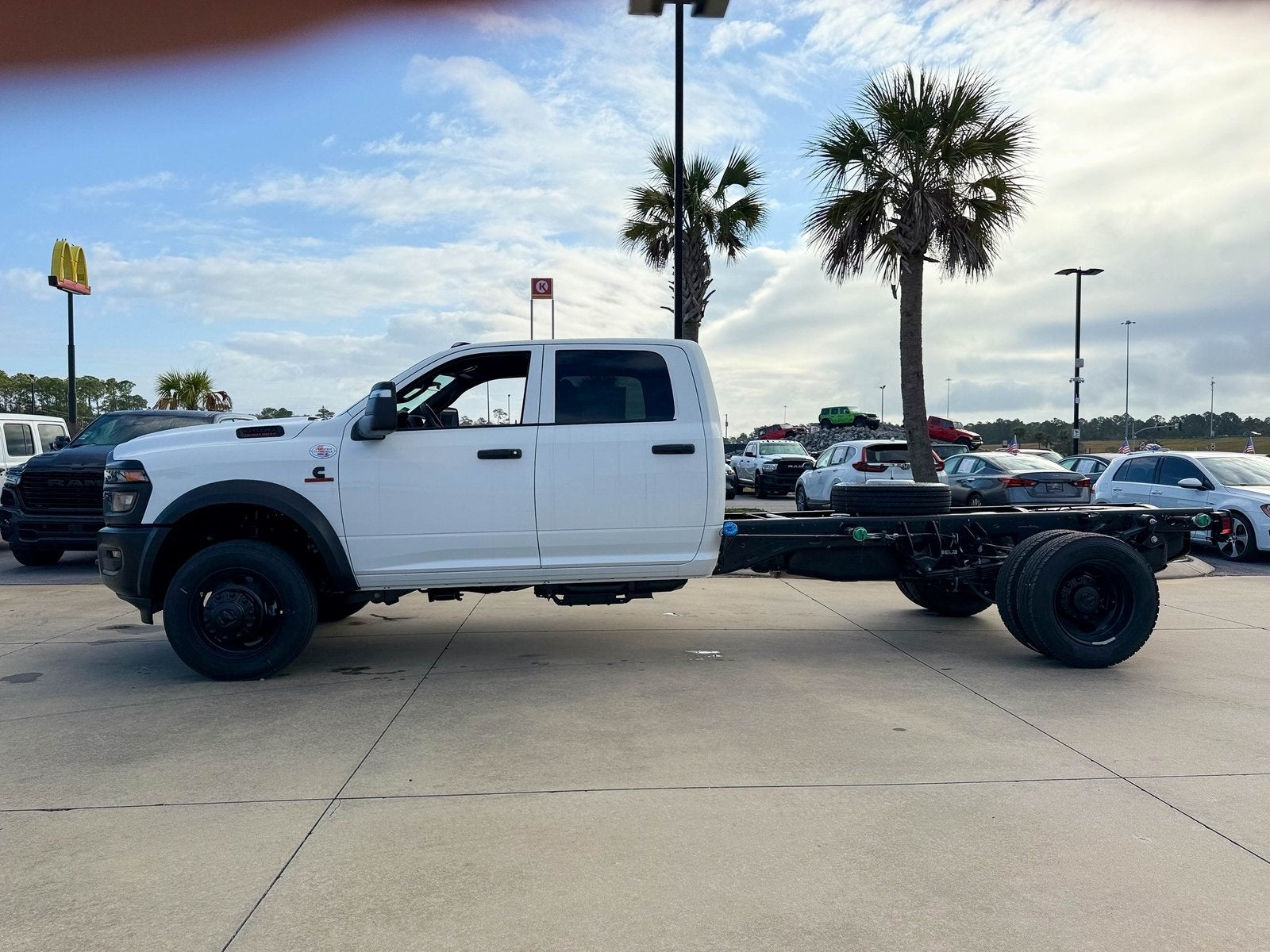 2026 RAM Ram 5500 Chassis Cab RAM 5500 TRADESMAN CHASSIS CREW CAB 4X4 84' CA