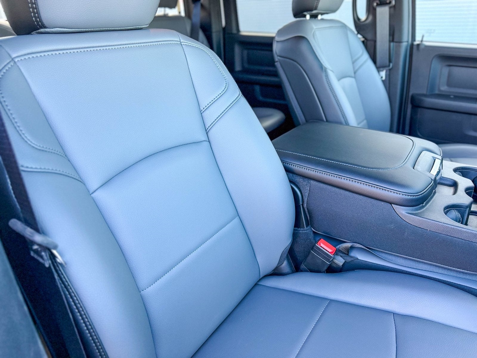 2026 RAM Ram 5500 Chassis Cab RAM 5500 TRADESMAN CHASSIS CREW CAB 4X4 84' CA