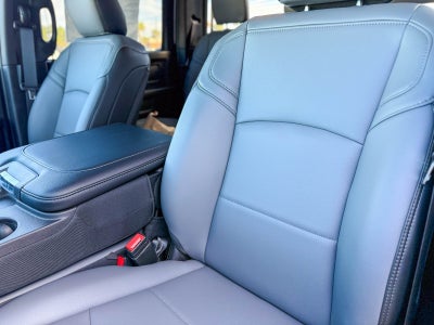 2026 RAM Ram 5500 Chassis Cab RAM 5500 TRADESMAN CHASSIS CREW CAB 4X4 84' CA