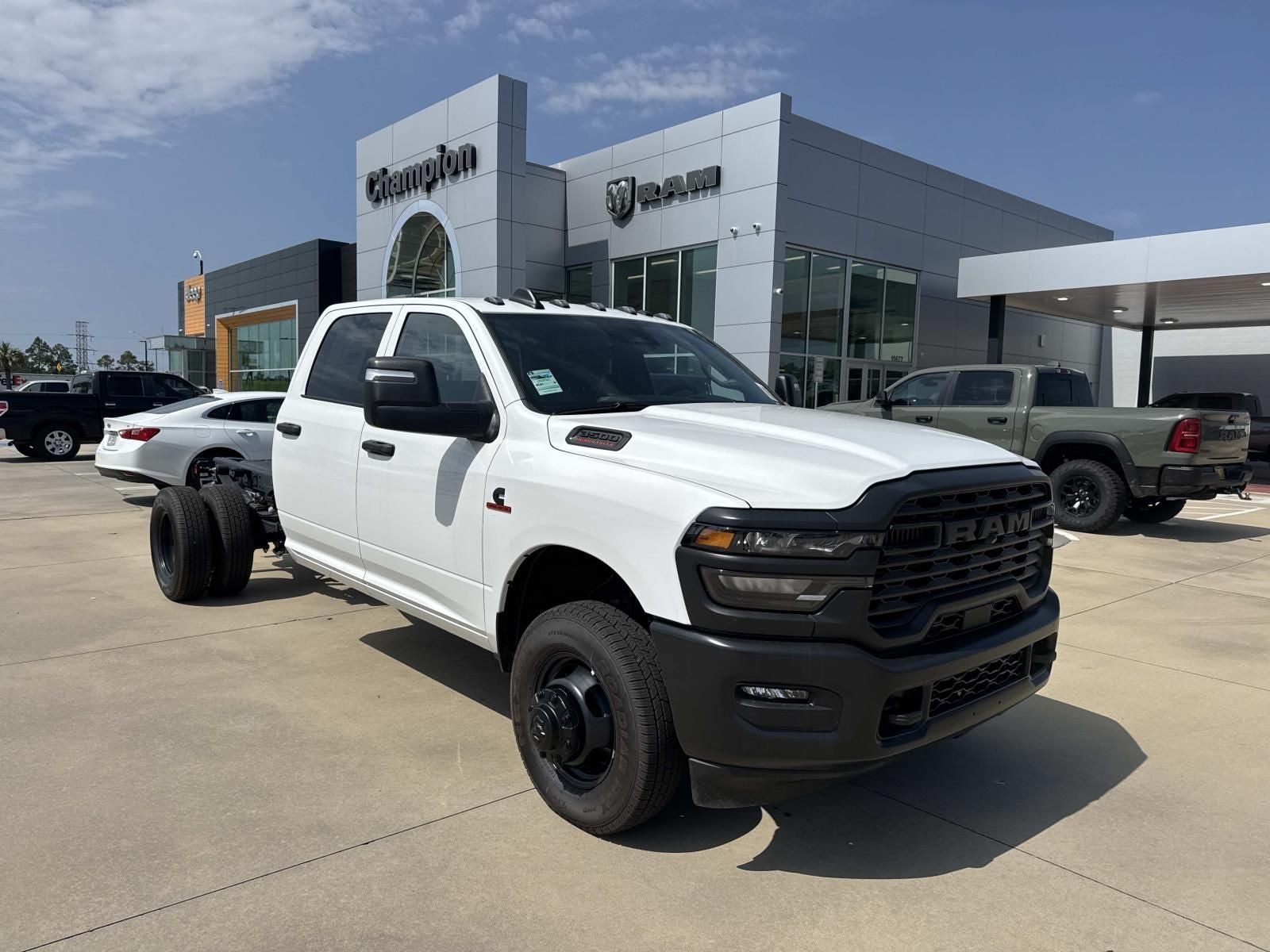 2026 RAM Ram 3500 Chassis Cab RAM 3500 TRADESMAN CREW CAB CHASSIS 4X4 60' CA