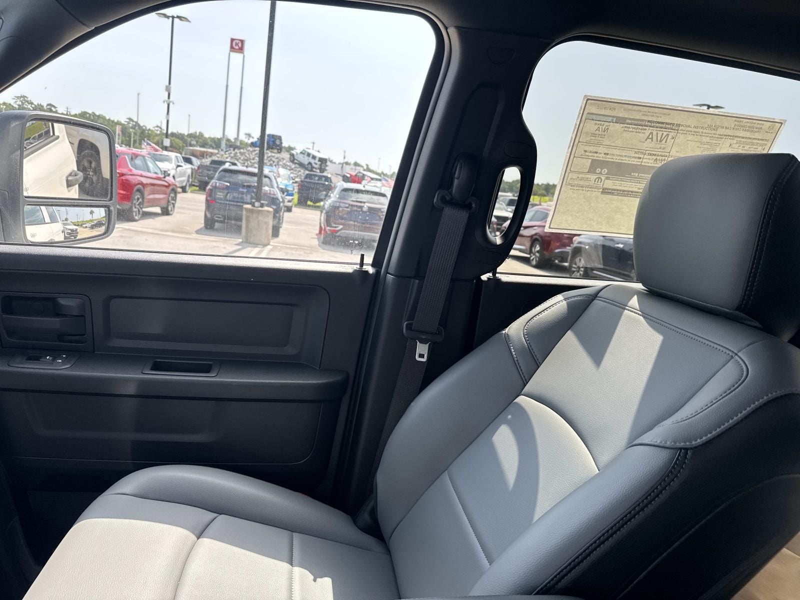 2026 RAM Ram 3500 Chassis Cab RAM 3500 TRADESMAN CREW CAB CHASSIS 4X4 60' CA
