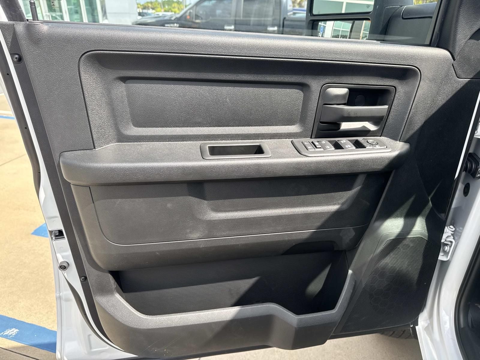 2026 RAM Ram 3500 Chassis Cab RAM 3500 TRADESMAN CREW CAB CHASSIS 4X4 60' CA