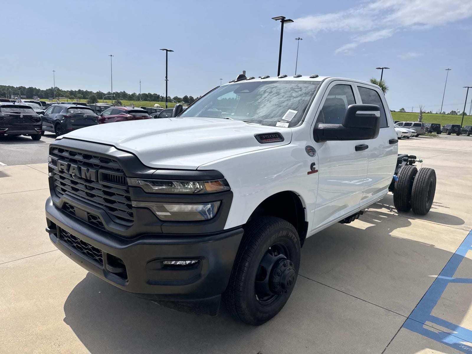2026 RAM Ram 3500 Chassis Cab RAM 3500 TRADESMAN CREW CAB CHASSIS 4X4 60' CA