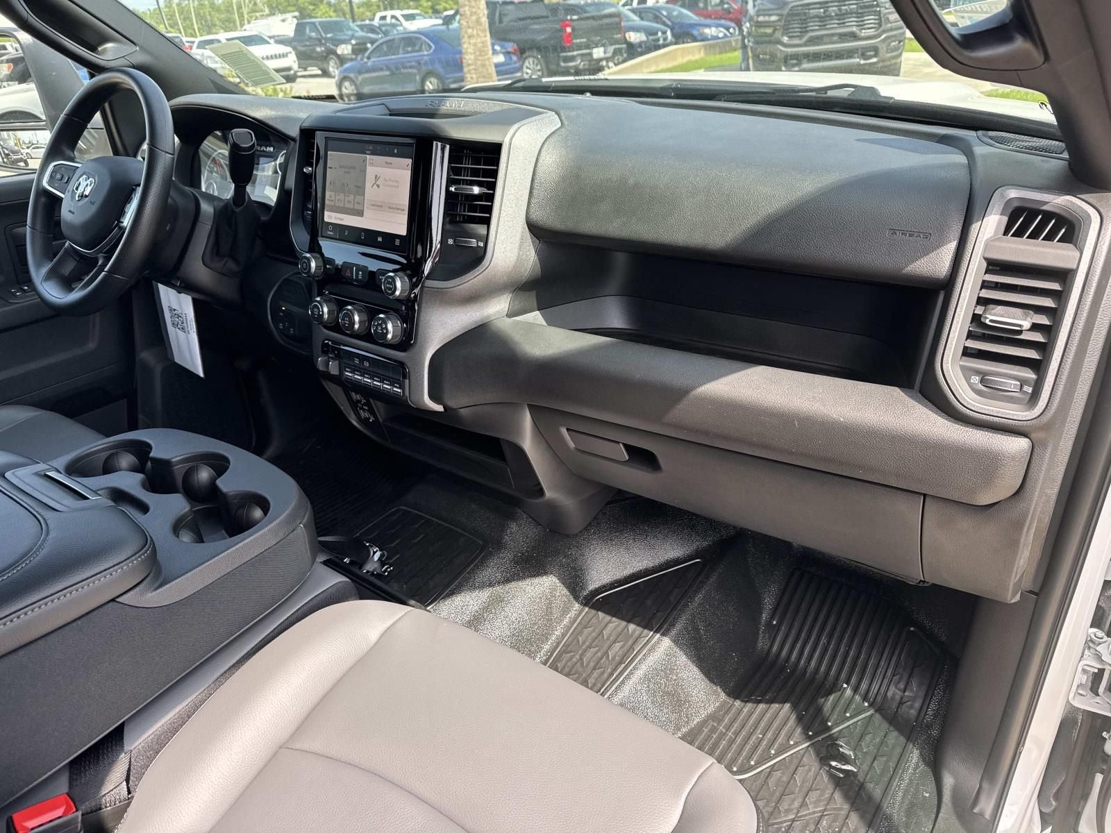 2026 RAM 3500 Chassis RAM 3500 TRADESMAN CREW CAB CHASSIS 4X4 60' CA