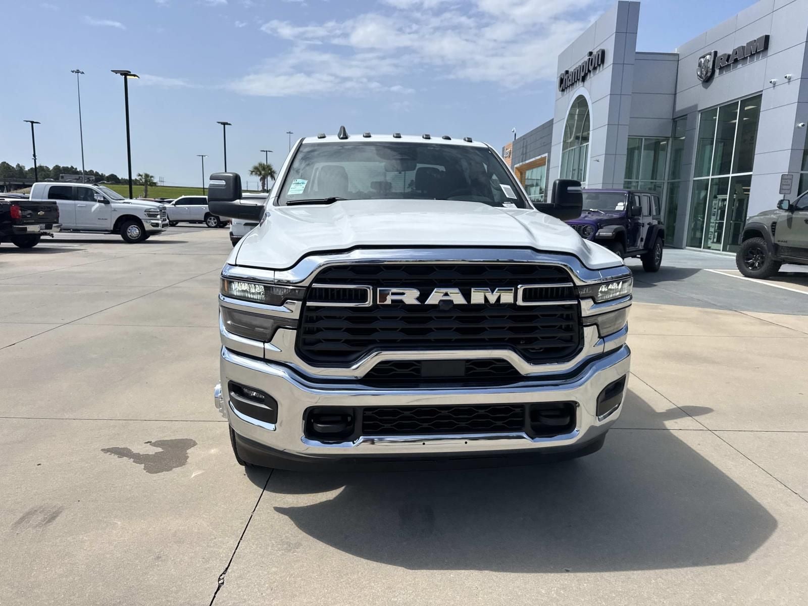 2026 RAM 3500 Chassis RAM 3500 TRADESMAN CREW CAB CHASSIS 4X4 60' CA