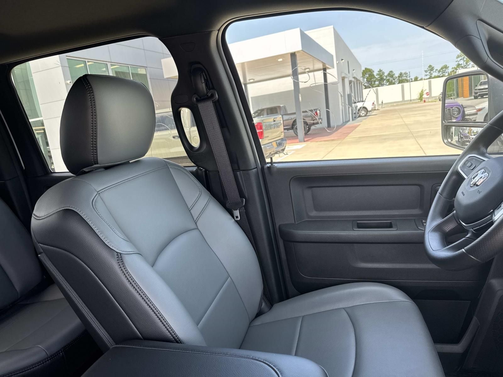 2026 RAM 3500 Chassis RAM 3500 TRADESMAN CREW CAB CHASSIS 4X4 60' CA
