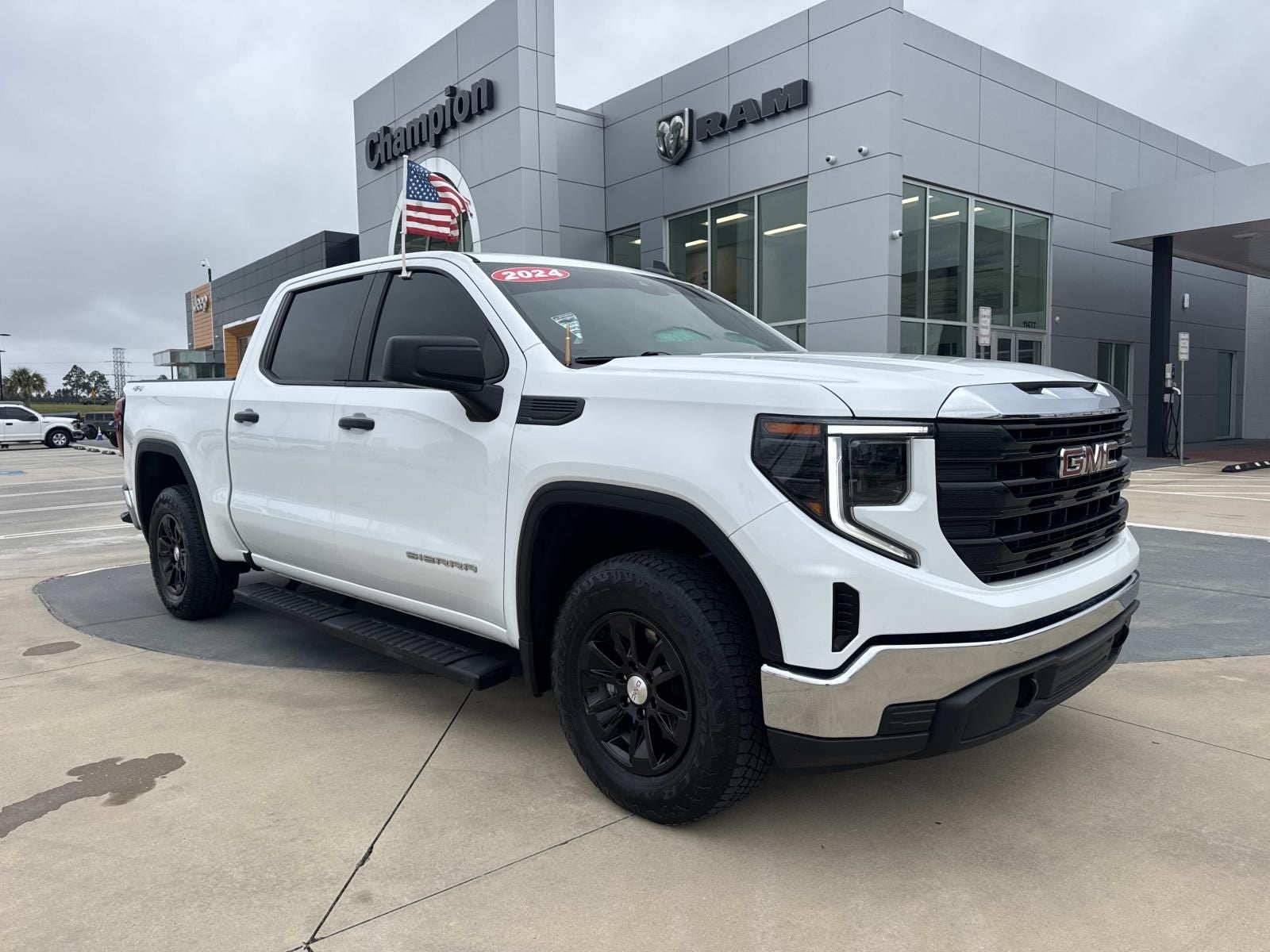 2024 GMC Sierra 4WD Crew Cab Short Box Pro's photo