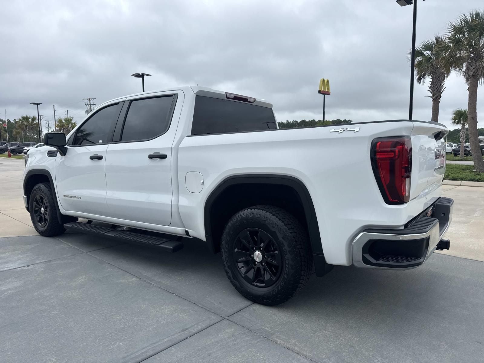 2024 GMC Sierra 1500 4WD Crew Cab Short Box Pro
