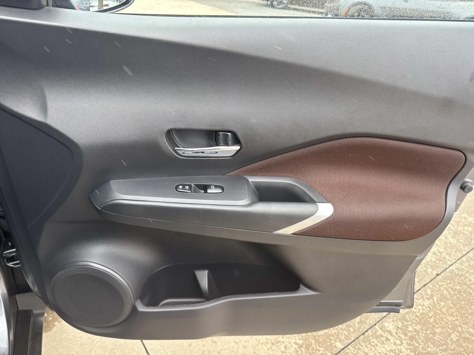 2024 Nissan Kicks SR Xtronic CVT