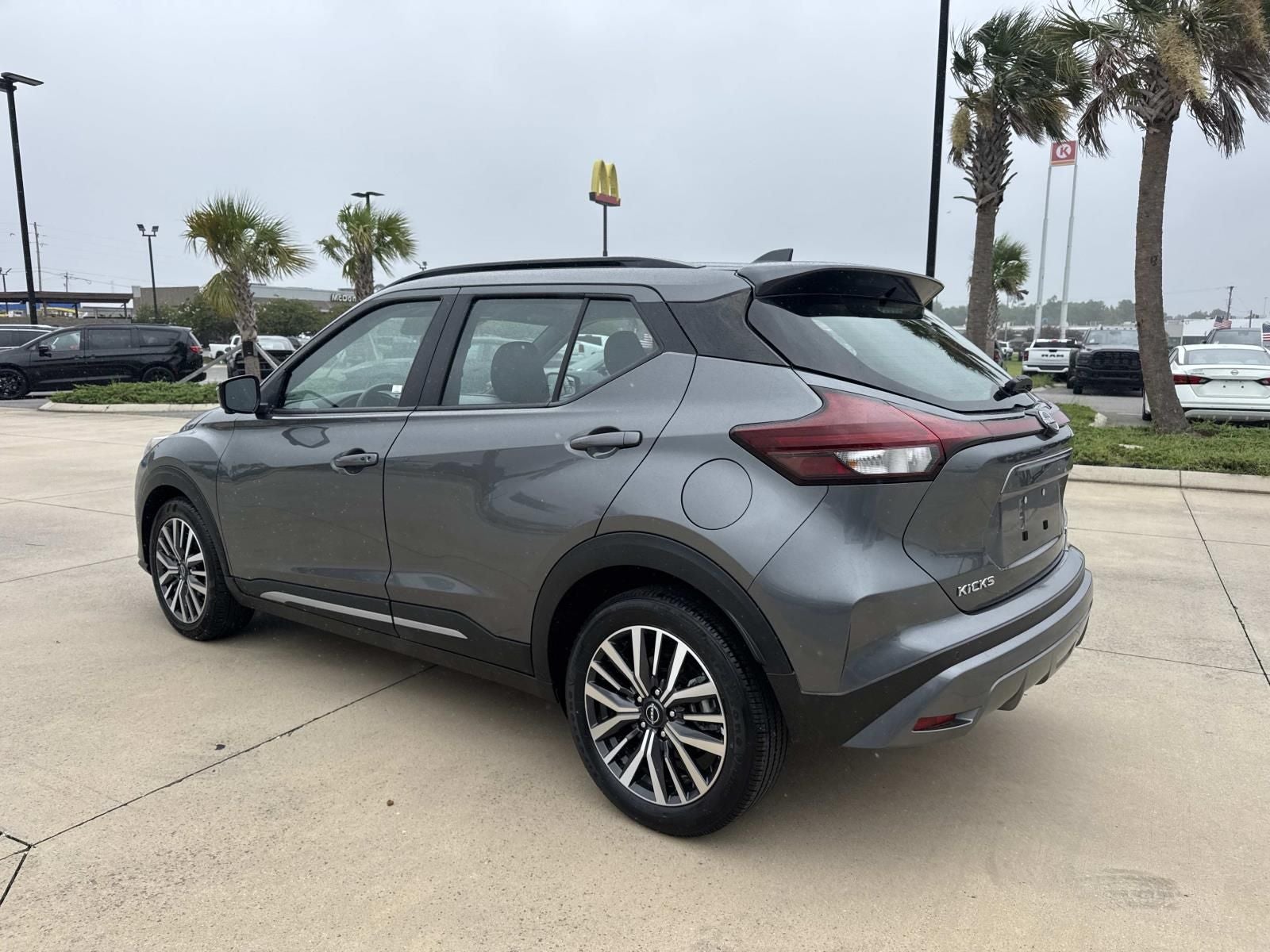 2024 Nissan Kicks SR Xtronic CVT