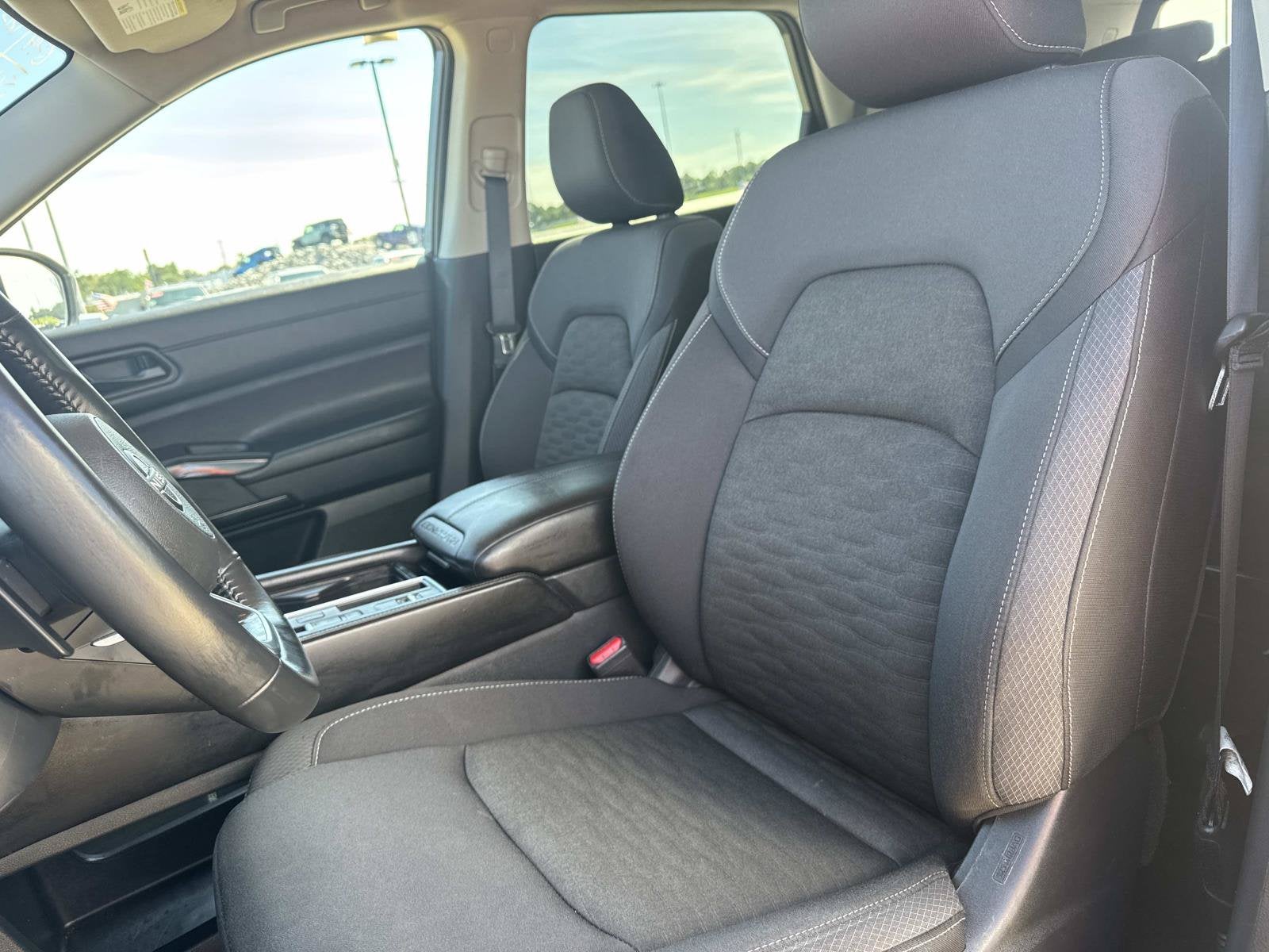 2025 Nissan Pathfinder SV FWD