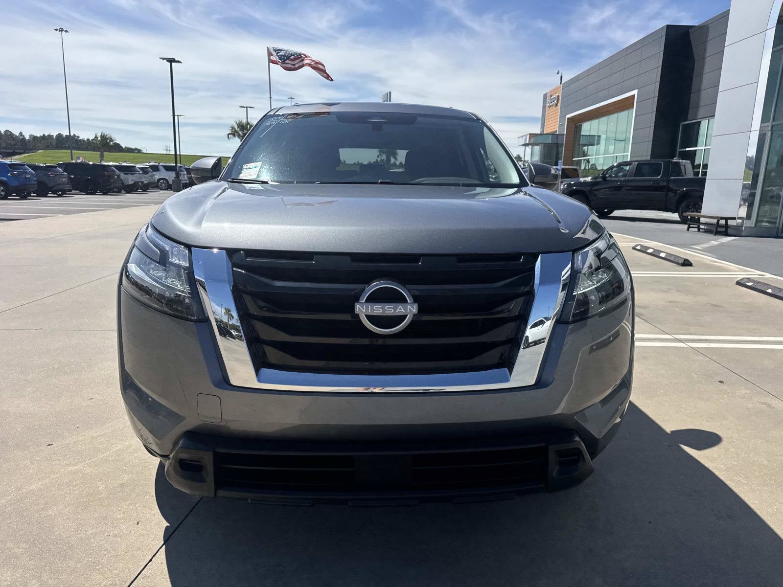 2025 Nissan Pathfinder SV FWD