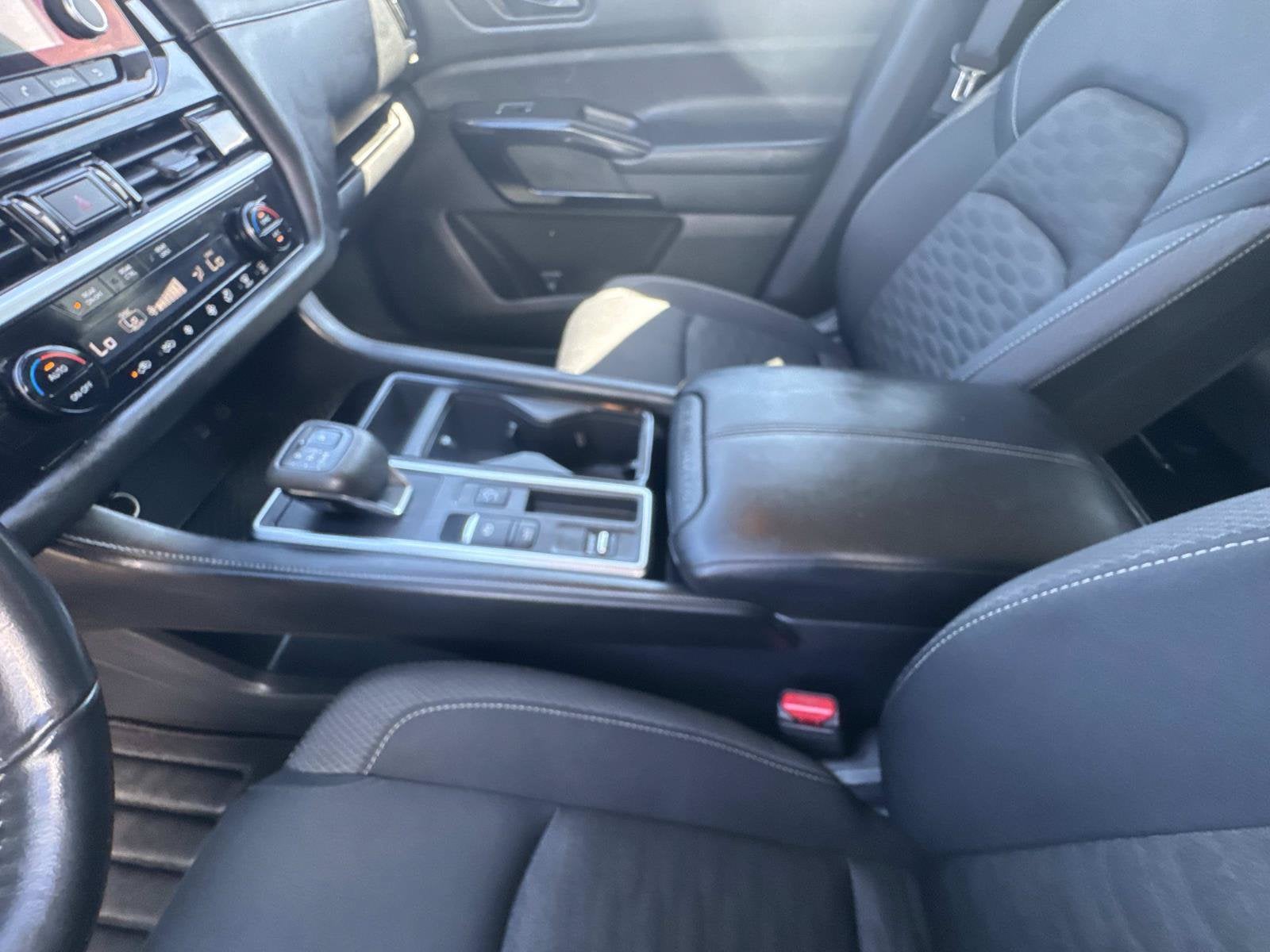 2025 Nissan Pathfinder SV FWD