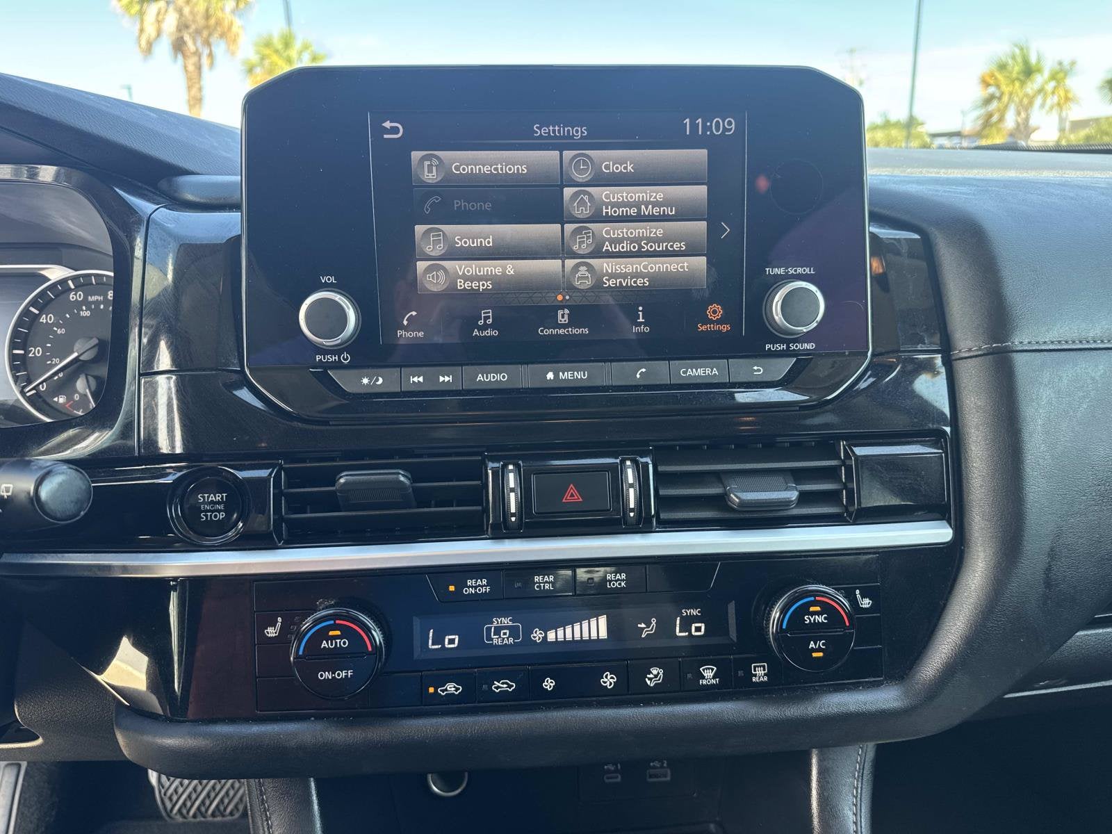 2025 Nissan Pathfinder SV FWD