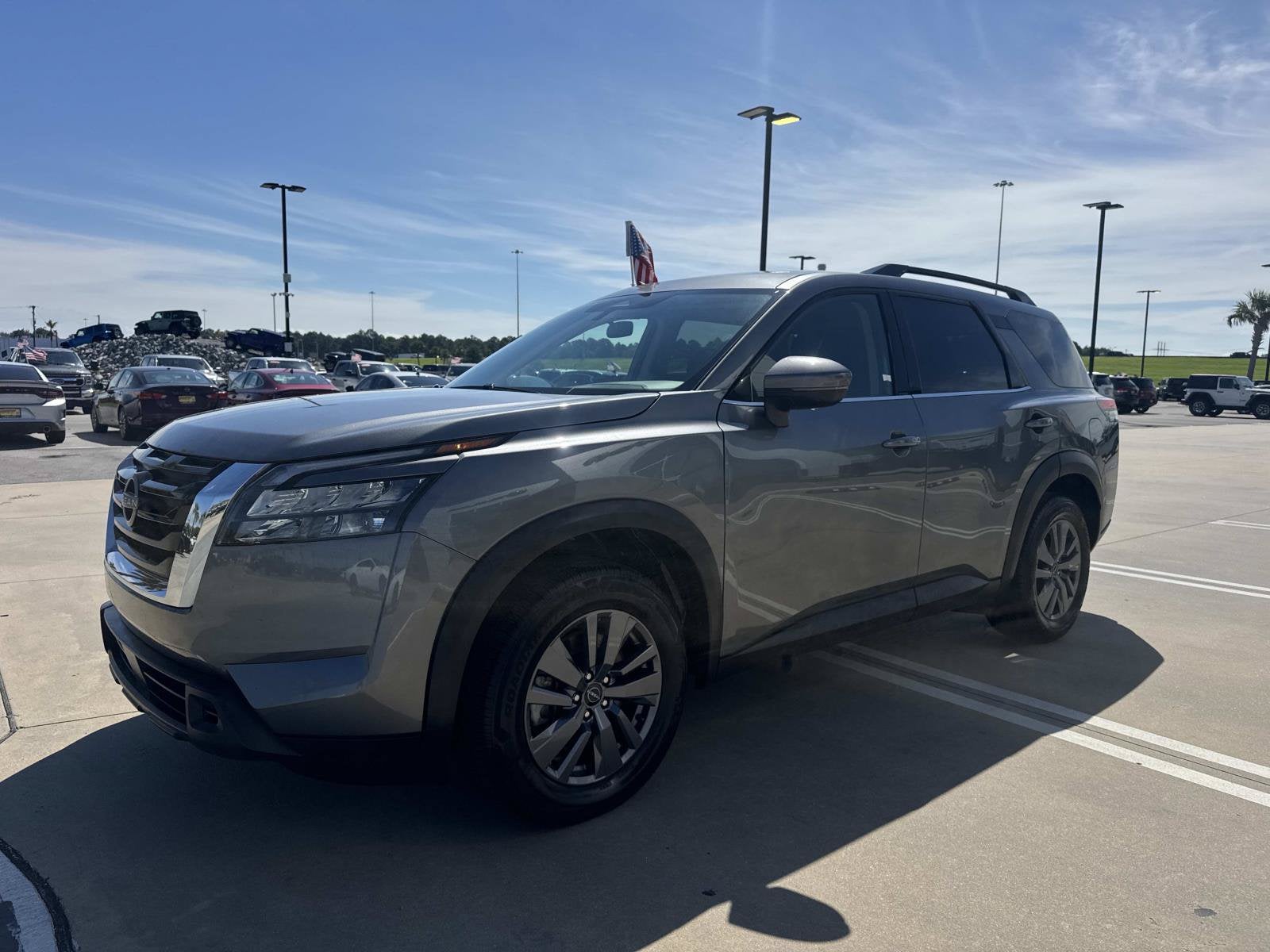 2025 Nissan Pathfinder SV FWD
