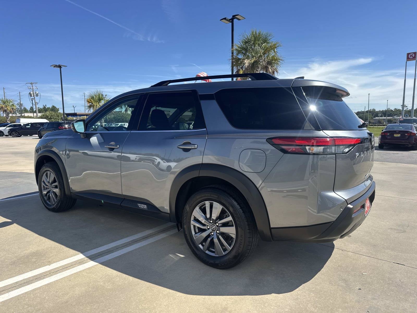 2025 Nissan Pathfinder SV FWD